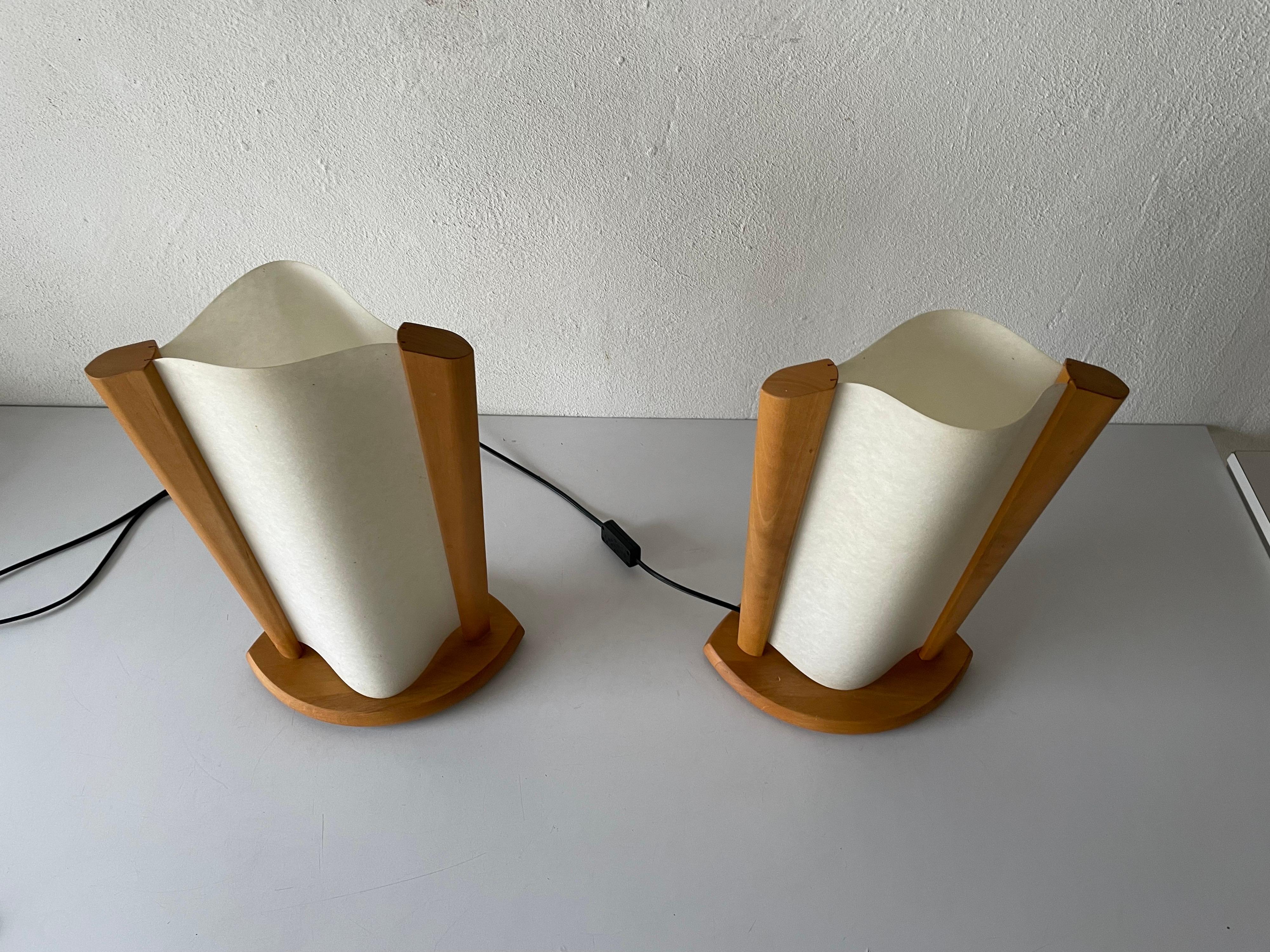 Italian Plastic Paper and Wood Frame Pair of Table Lamps by Domus, 1980s, Italy For Sale