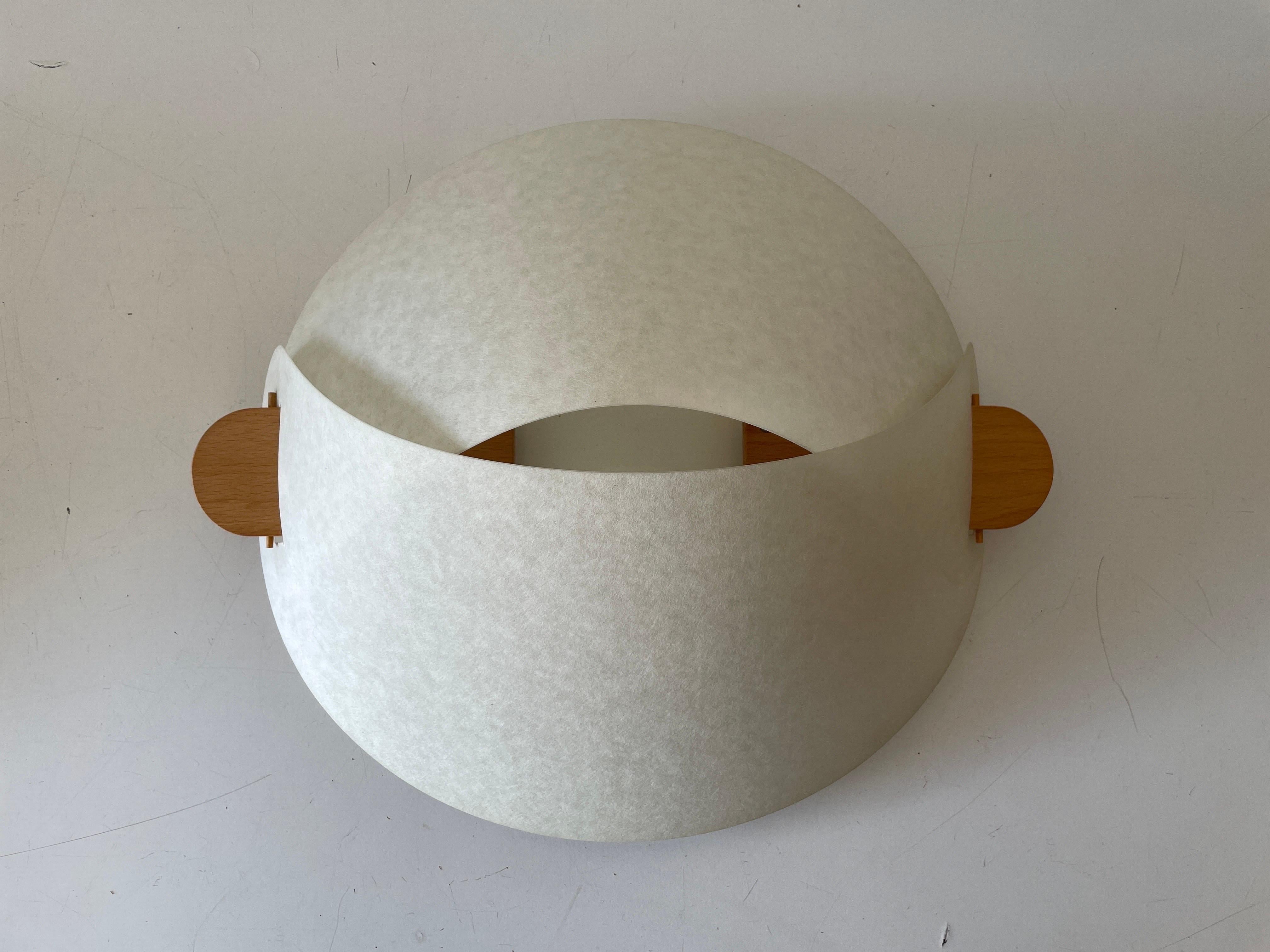 Plastic Paper and Wood Pair of Sconces or Ceiling Lamps by Domus, 1980s, Italy In Excellent Condition For Sale In Hagenbach, DE