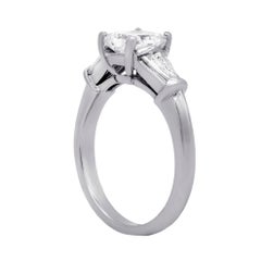 Plat Princess Cut Engagement Ring with Princess Diamond and Baguette Diamonds