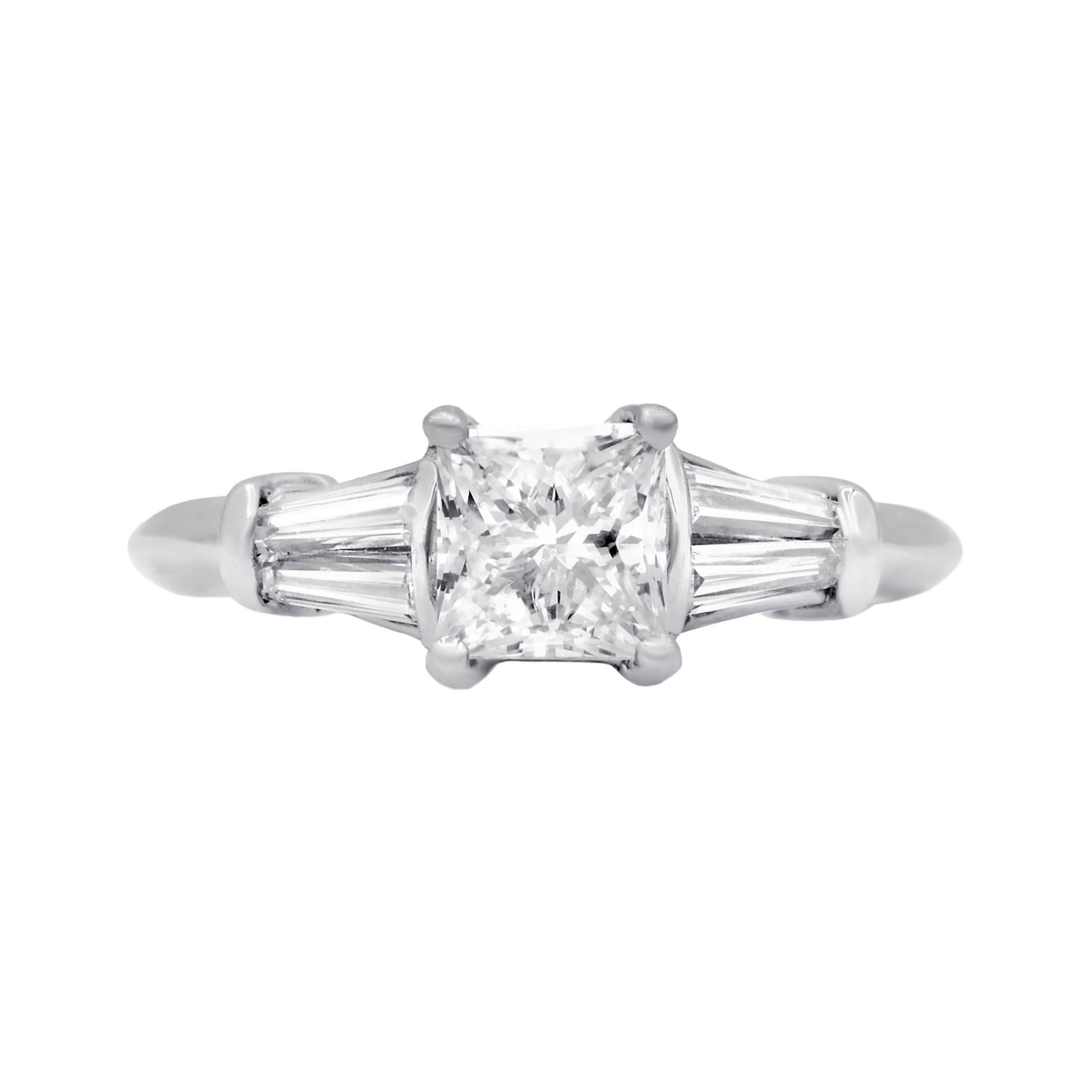 Plat Princess Cut Engagement Ring with Princess Diamond and Baguette Diamonds For Sale