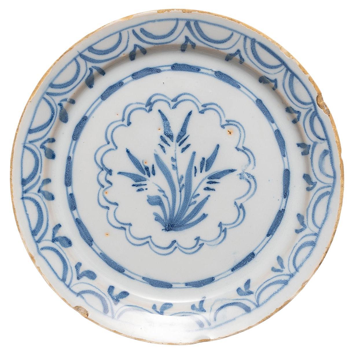 Plate Delftware, English Small Stylised Floral Spray London, Blue and White For Sale