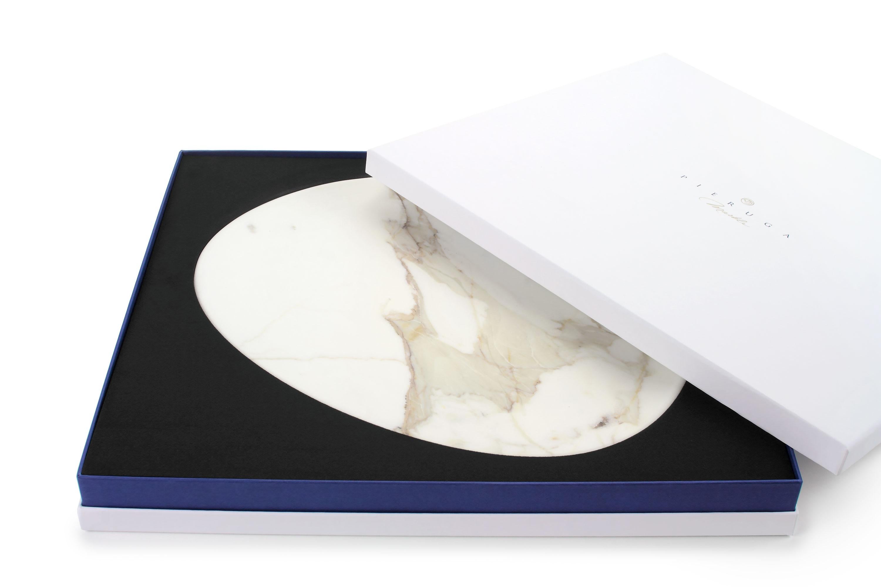 Modern Plate Platter Serveware White Calacatta Marble Collectible Design Hand-carved
