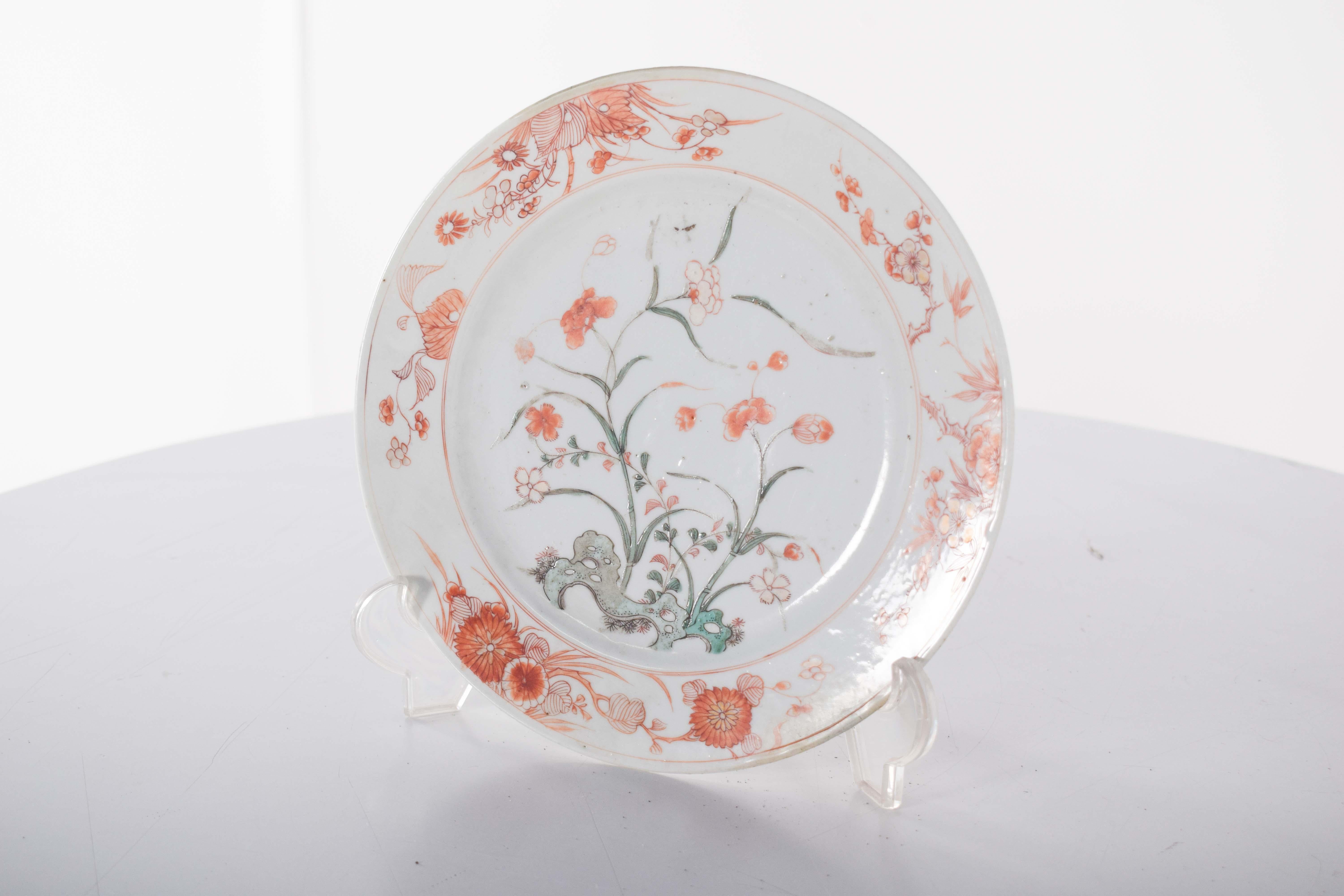 Plate, in Chinese Export Porcelain. Polychrome Decoration In Fair Condition For Sale In Lisboa, Lisboa