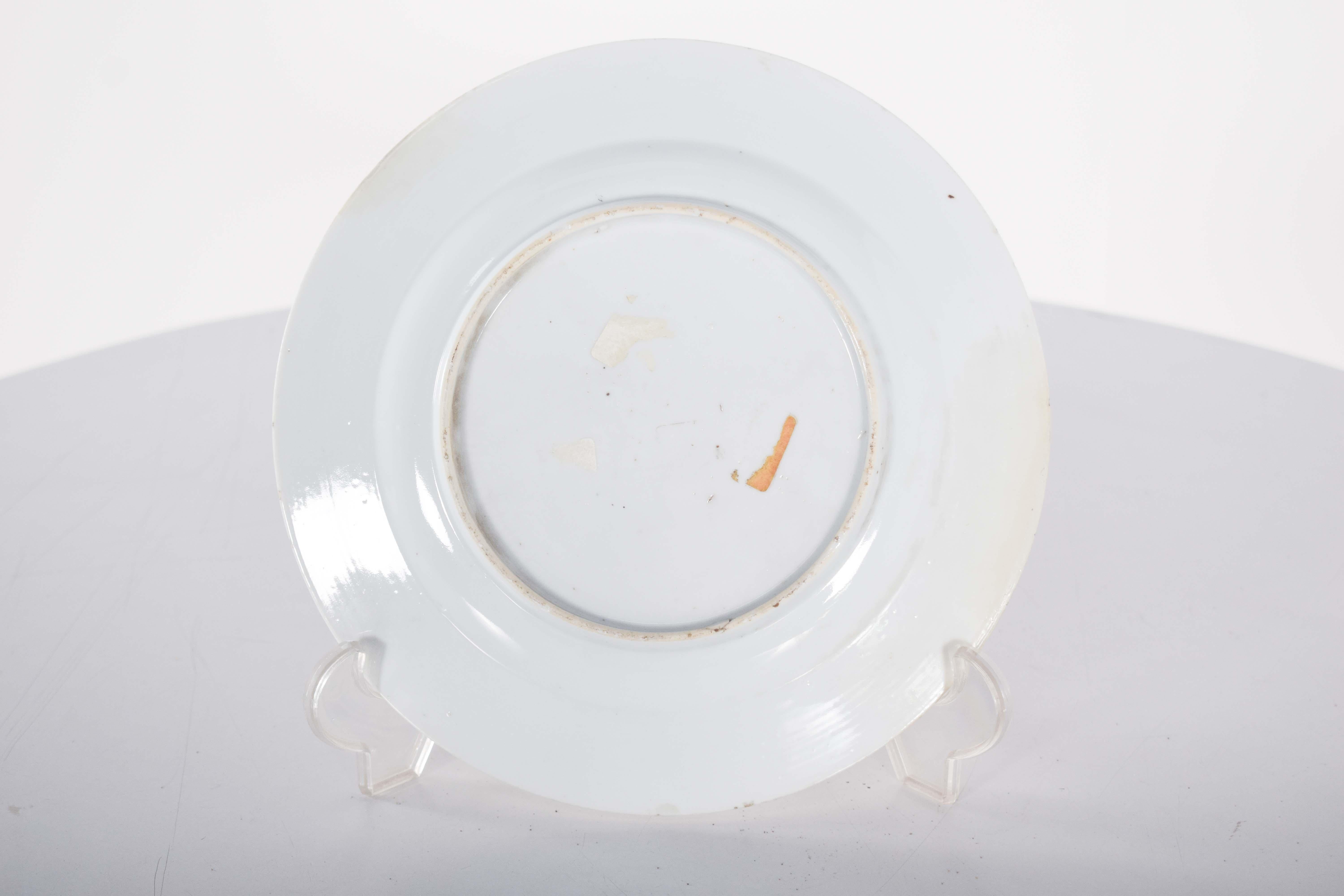 19th Century Plate, in Chinese Export Porcelain. Polychrome Decoration For Sale