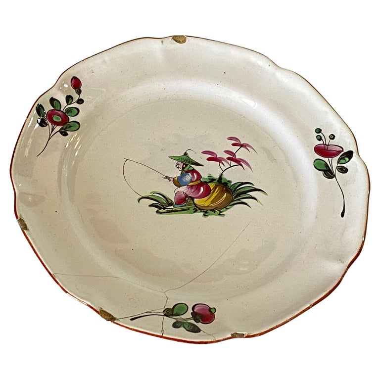 Plate in French Faïence, Red and Green Color, 19th Century Chinese Fisher For Sale at 1stDibs