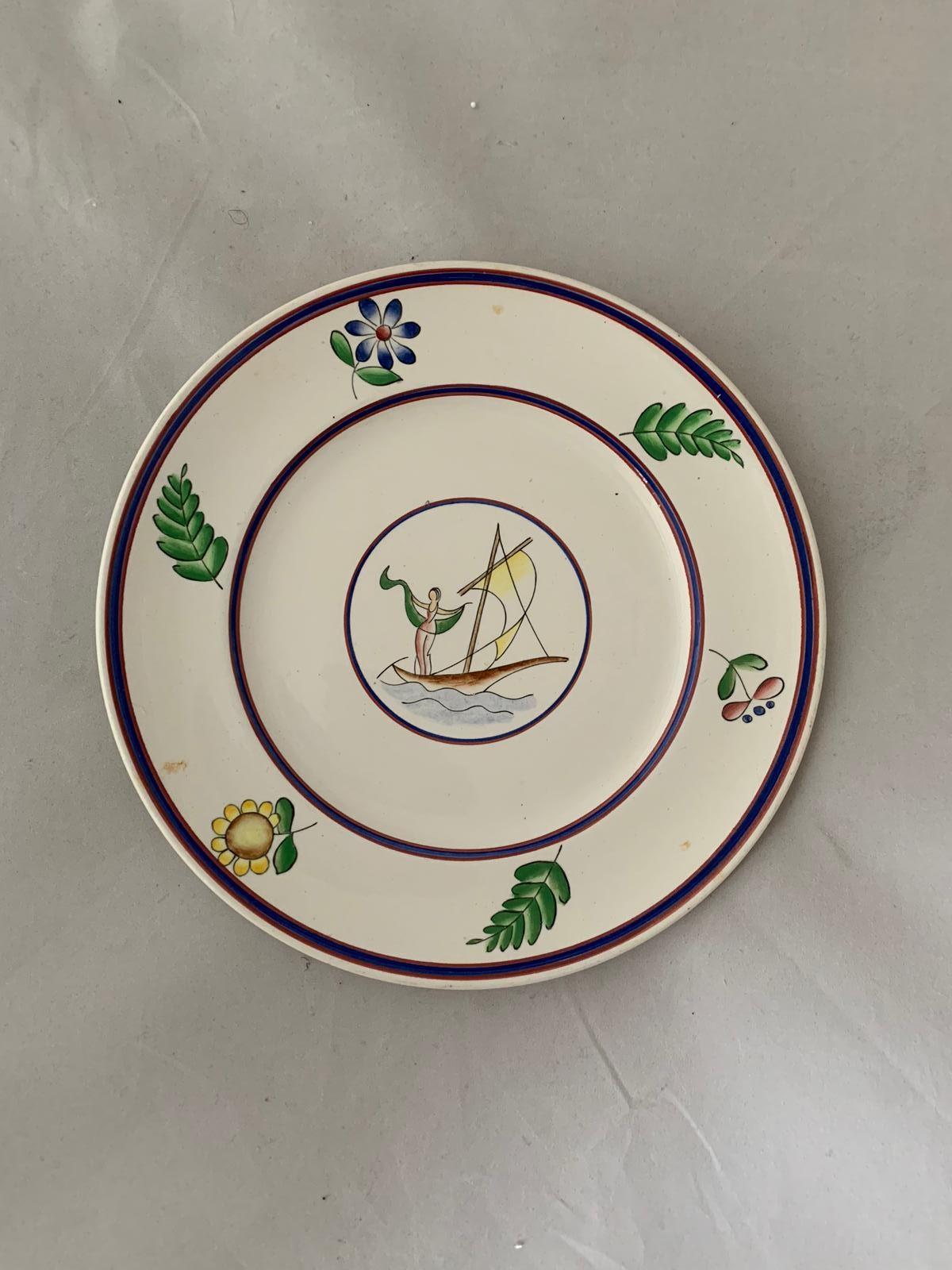 Plate like the Velesca by Gio Ponti, missing mark unknown origin, material similar to the original and presumably similar period, given the evolution of the color of ceramics.