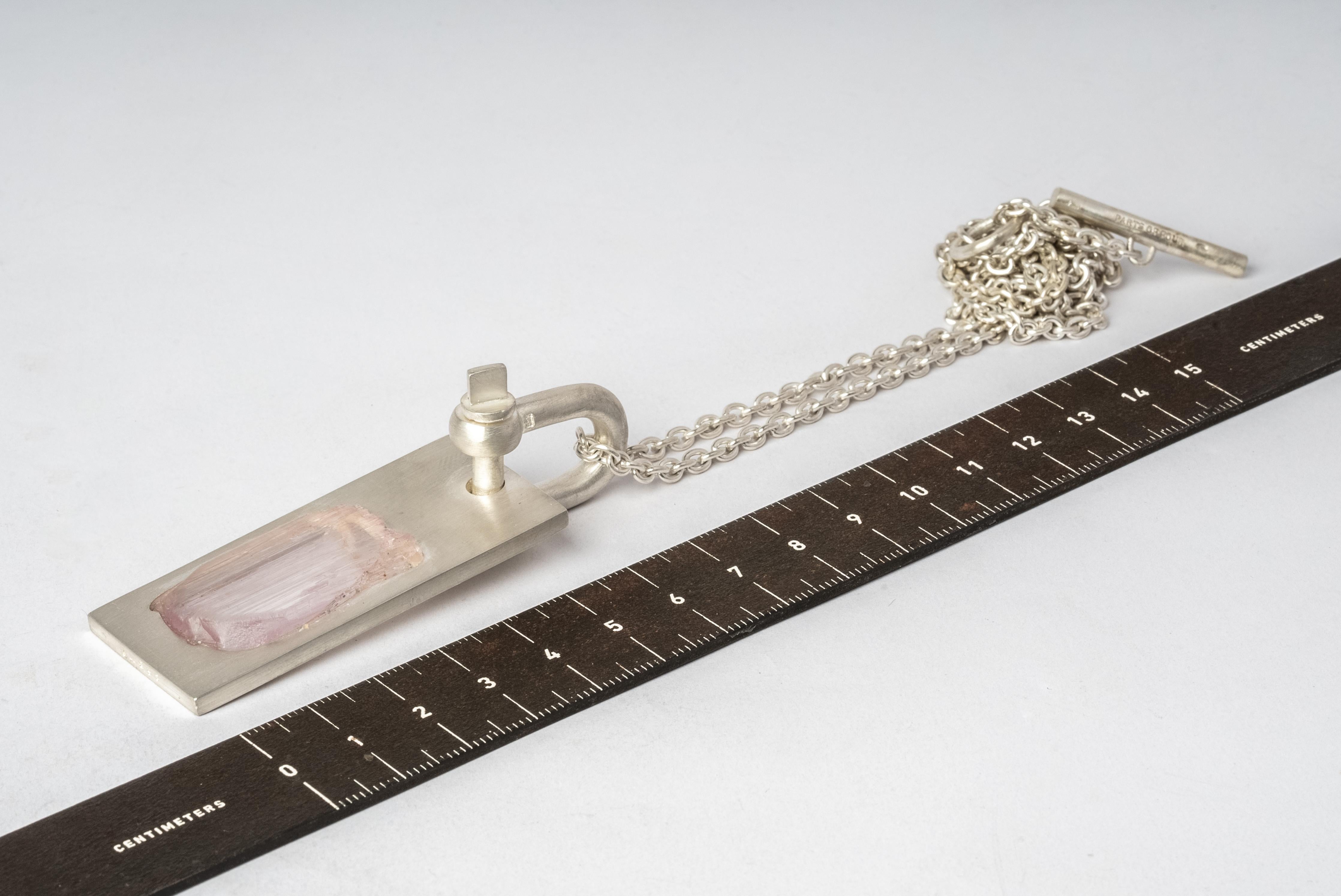Plate Necklace (U-Bolt Var., Adaptation, Pink Kunzite, MA+KUN) In New Condition For Sale In Paris, FR