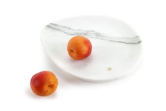 Plattenteller-Tischgeschirr aus weißem Bildhauermarmor, handgefertigt, Italien