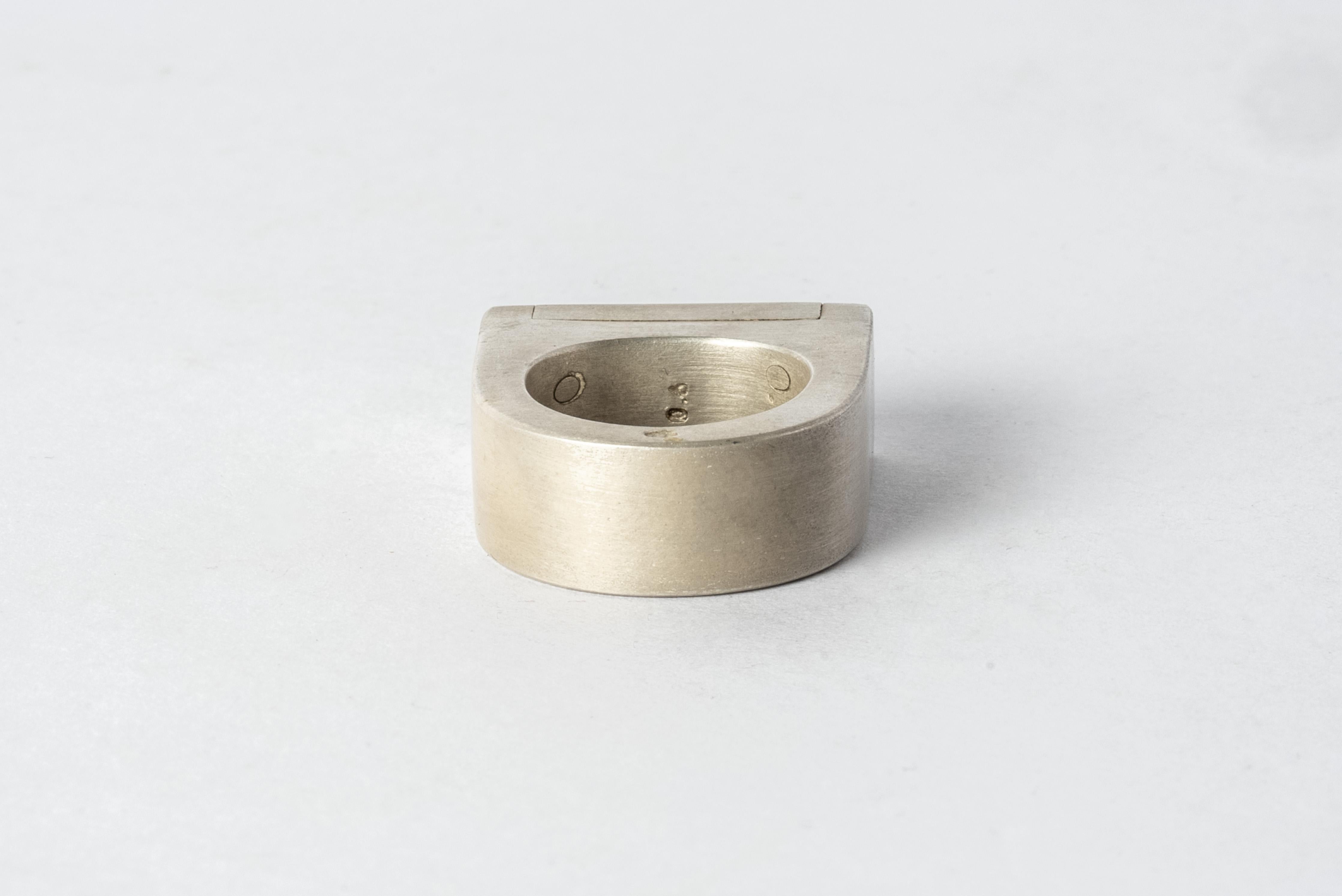 For Sale:  Plate Ring Single (0.6 CT, 2 Diamond Slabs, 9mm, DA+DIA) 4