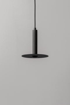Schwarze Plattenflecken-Pendelleuchte von +kouple