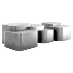 Platea Metalica - Architektonischer Couchtisch in gebürstetem Inox von Sidani Design