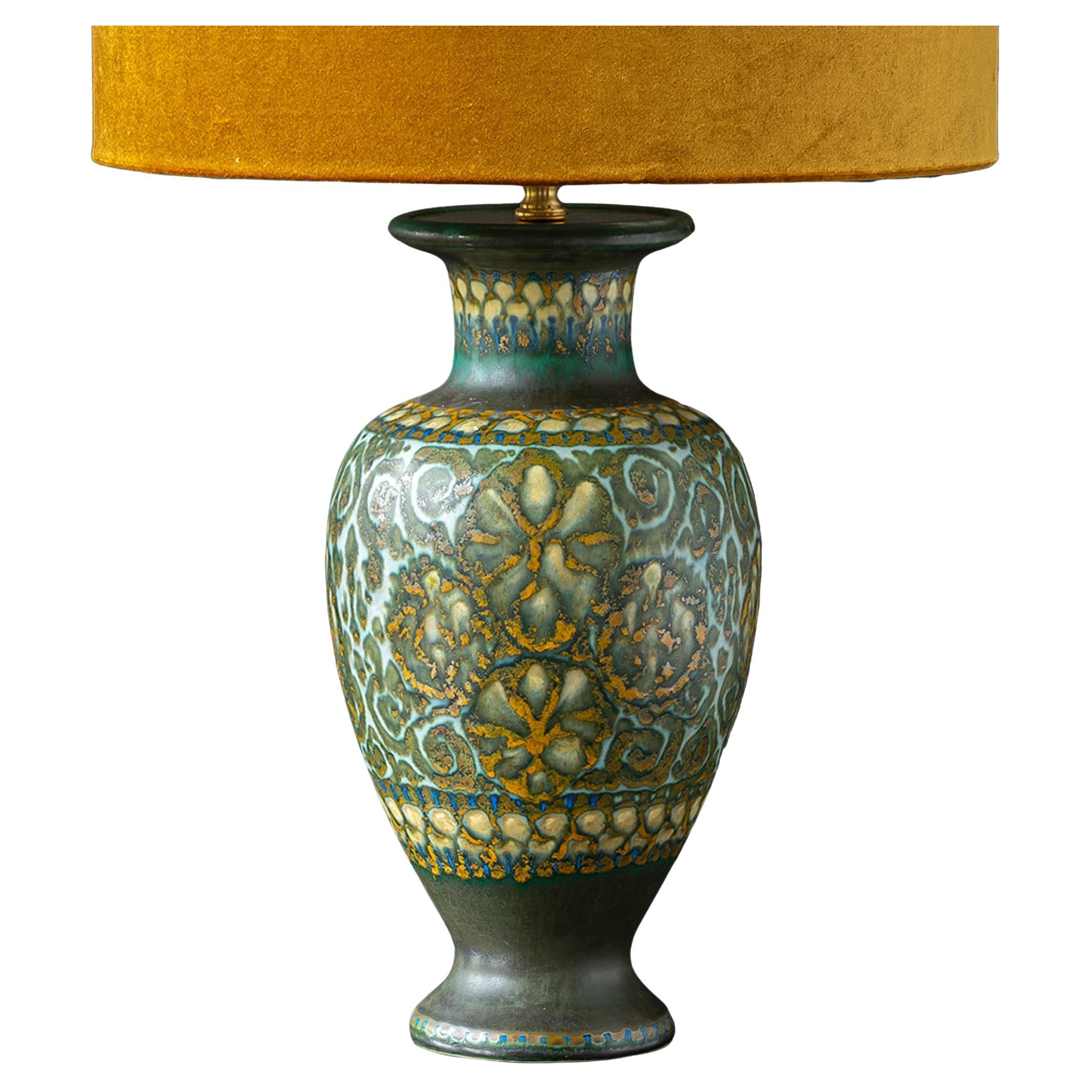 Lampada Gouda Plateelbakkerij Zuid-Holland, 1921, con paralume in velluto oro nuovo