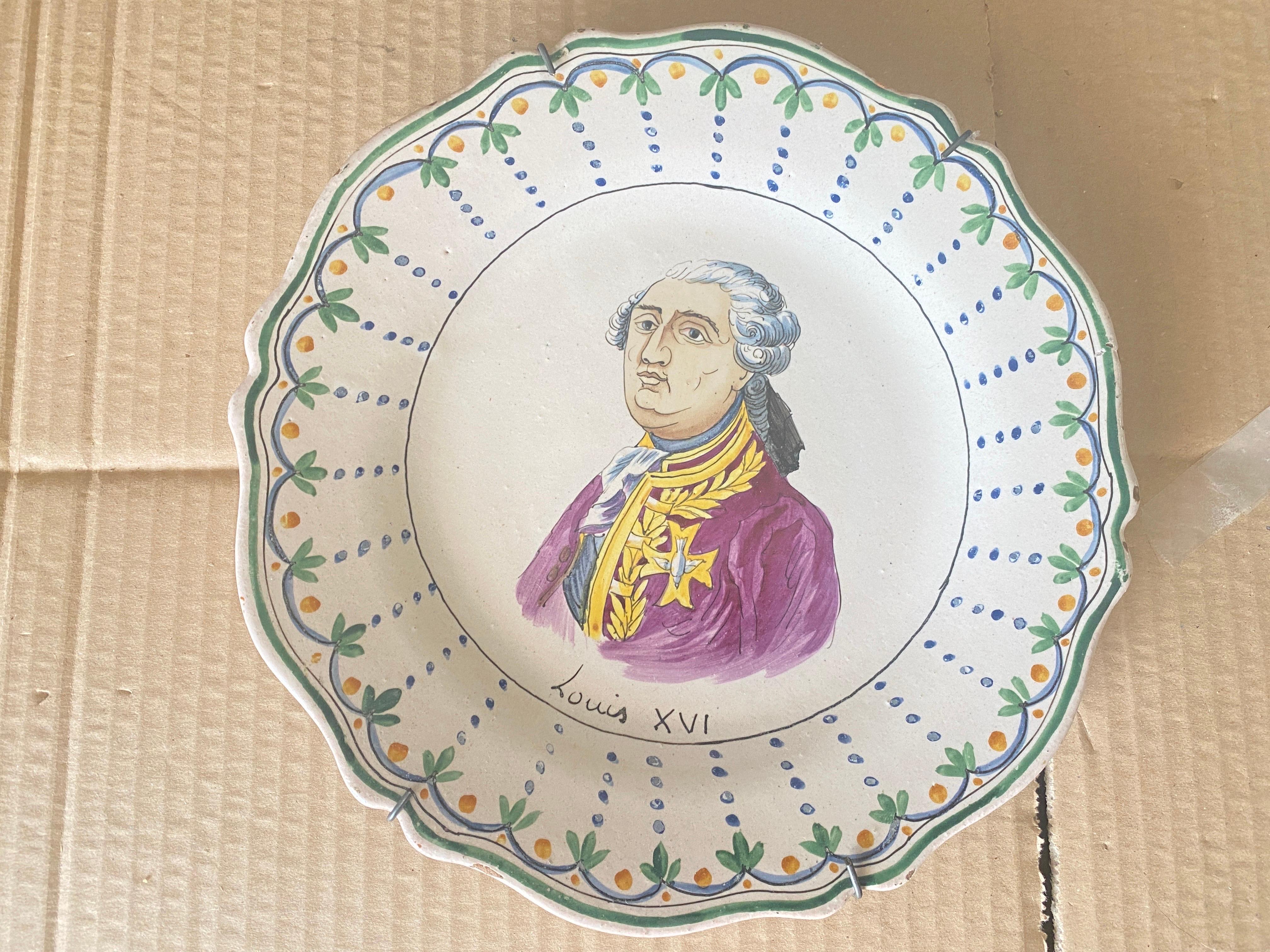 Plates in French Faïence, Pink and Green Color, 20th Century Set of 2 For Sale 6