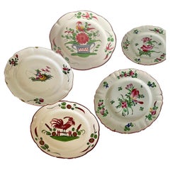 Plates in French Faïence Red and Green Color, 19th Century Set of 5