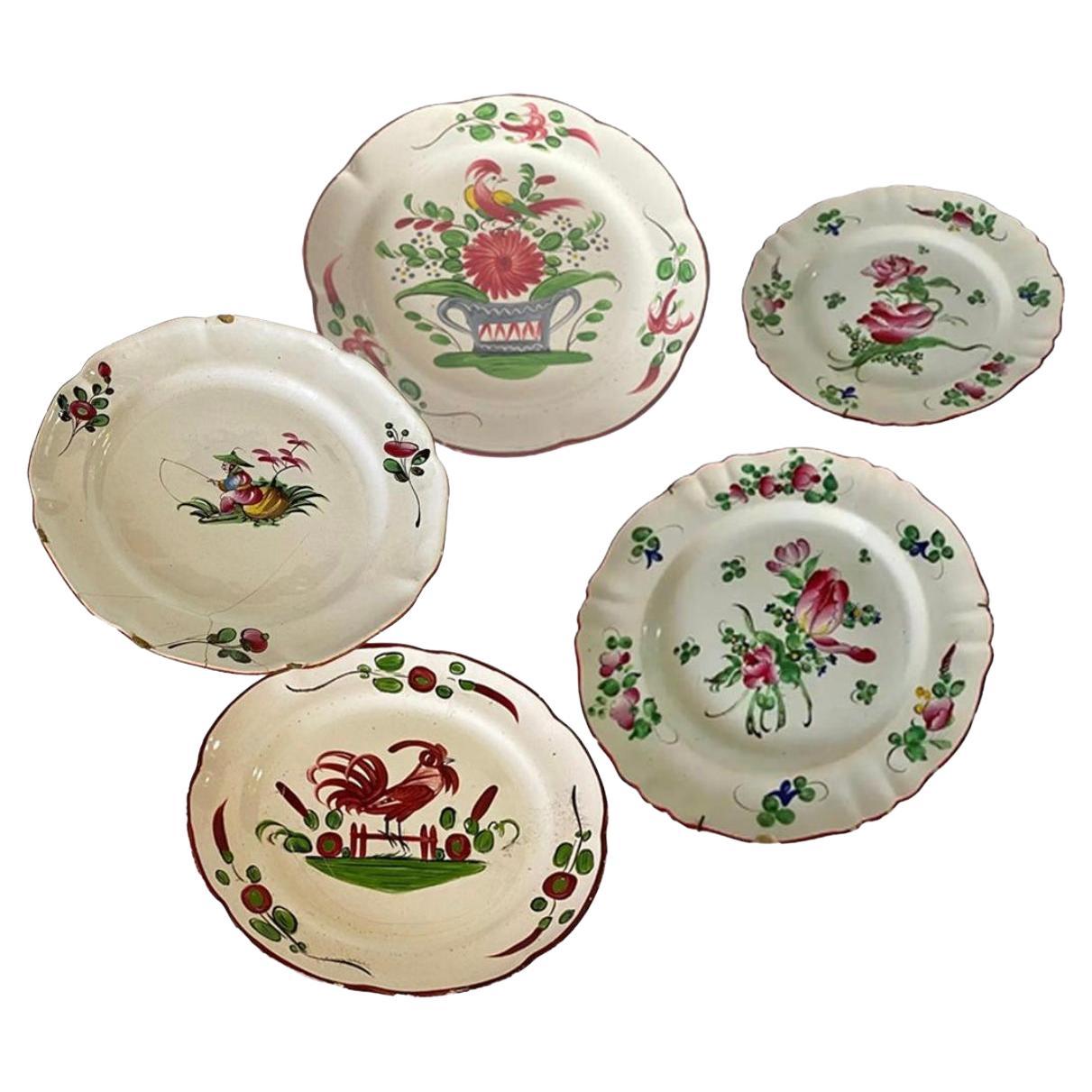 Plates in French Faïence Red and Green Color, 19th Century Set of 5 For Sale