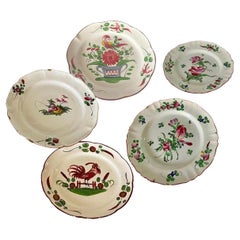 Plates in French Faïence Red and Green Color, 19th Century Set of 5
