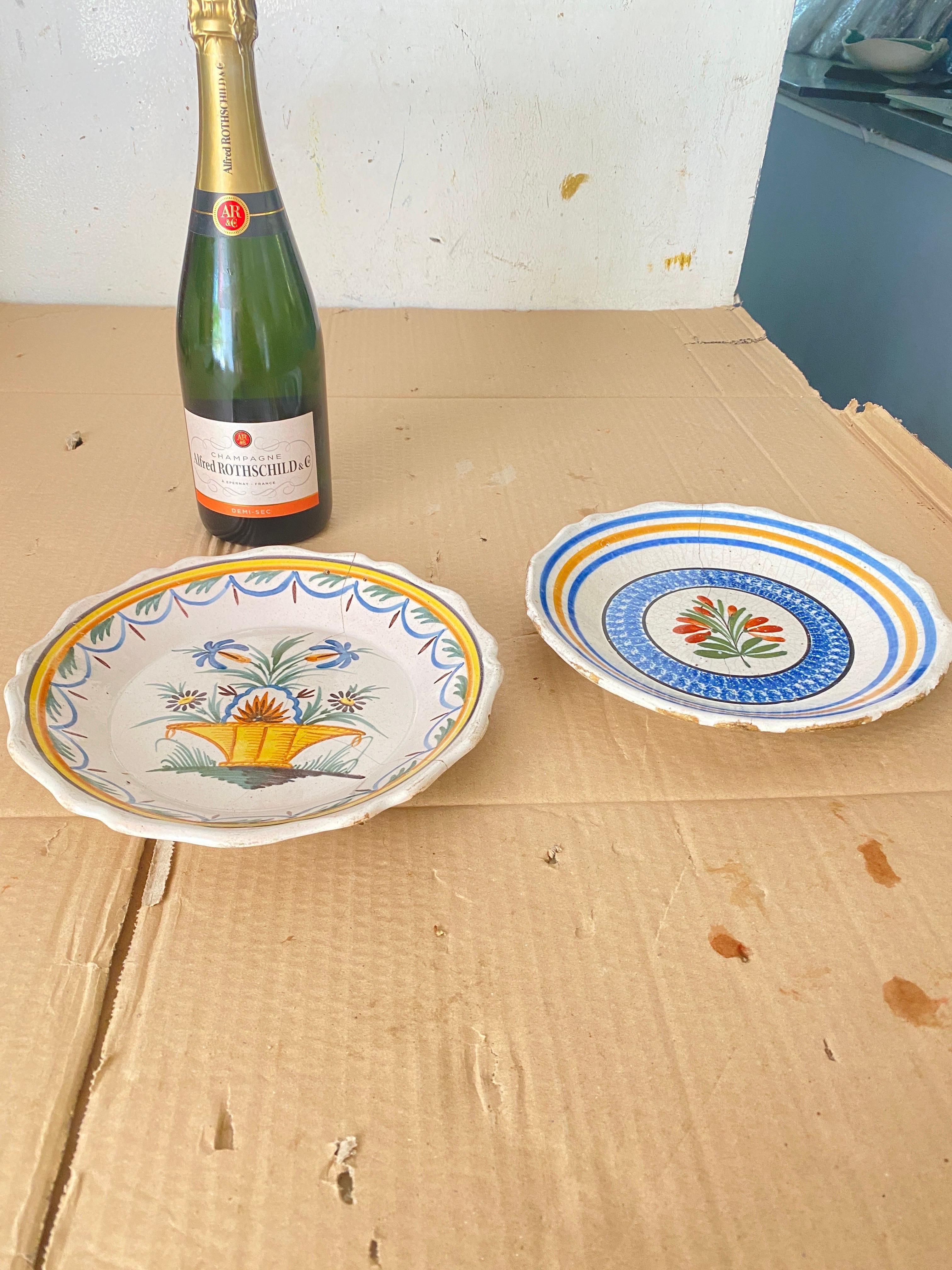Plates in French Faïence Yellow and Blue Color 19th-18th Century Set of 2 For Sale 9