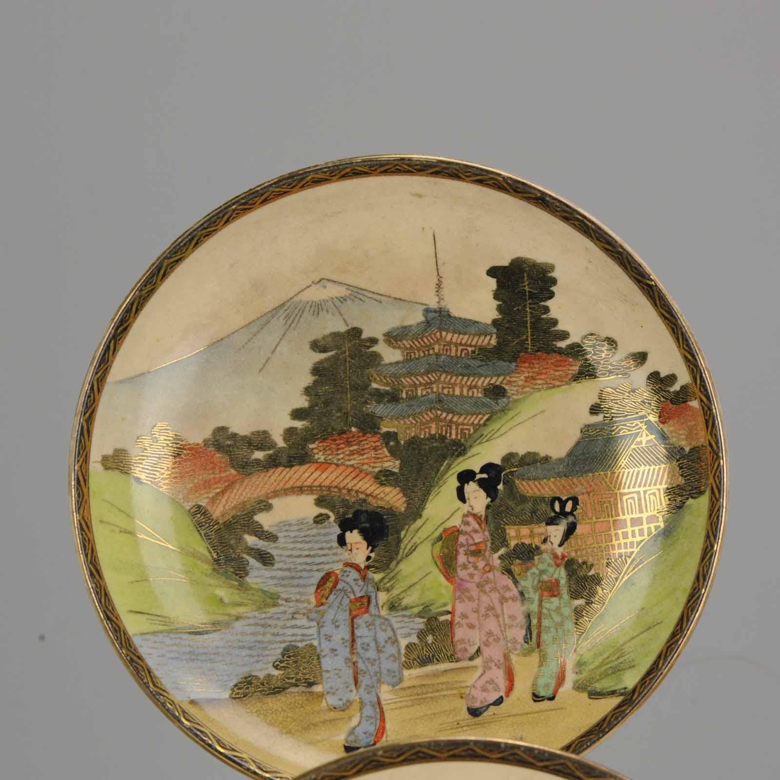 Plates, Satsuma, Meiji Period Mount Fuji Geishas, Japan, circa 1900 In Excellent Condition For Sale In Amsterdam, Noord Holland