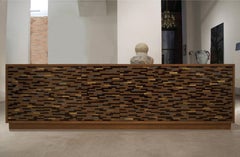 Modernes Mosaik-Buffet mit 6 Türen und natürlichem Nussbaumholz von Ercole Home