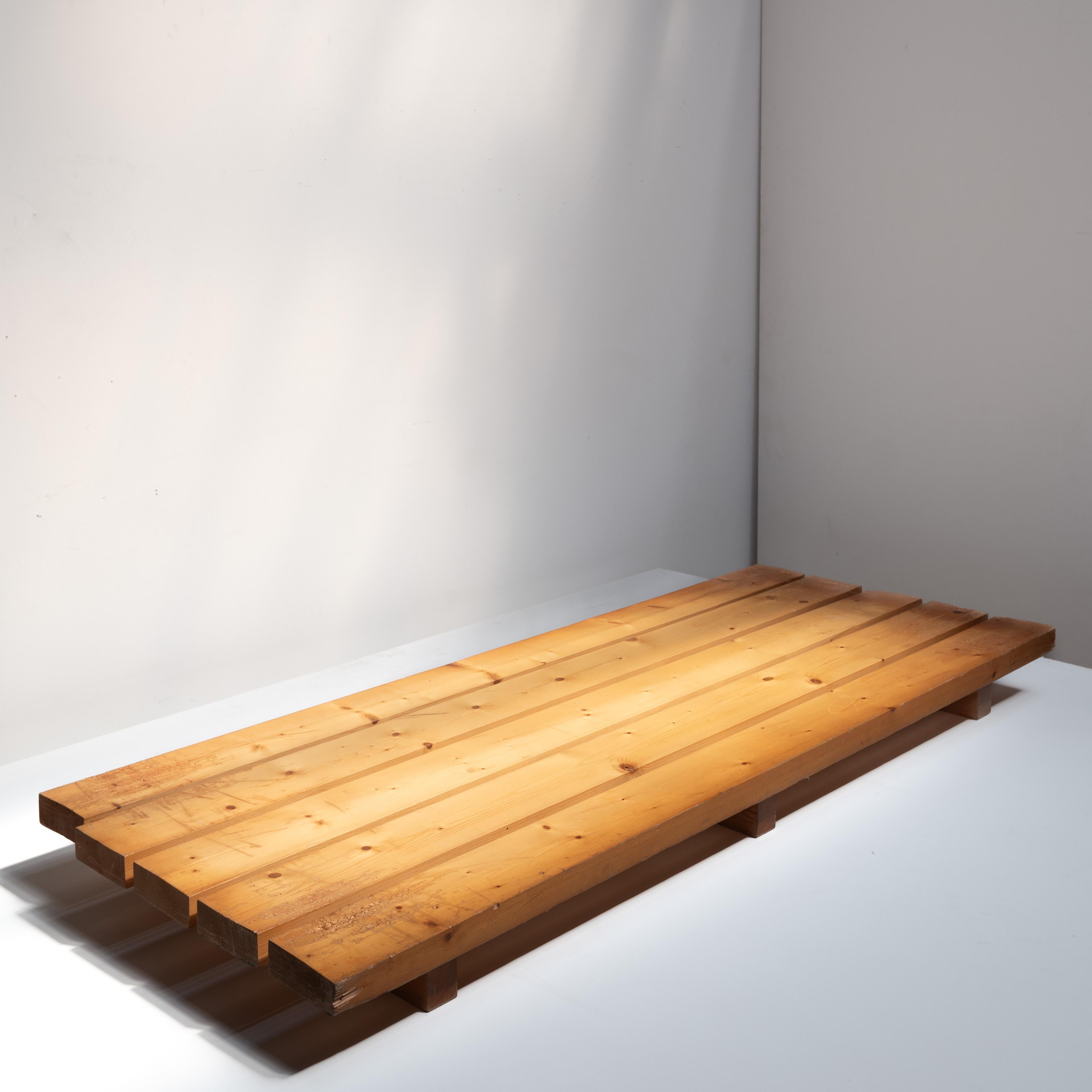 Platform Low Bench by Charlotte Perriand, 1970s In Good Condition For Sale In Tokyo, Tokyo