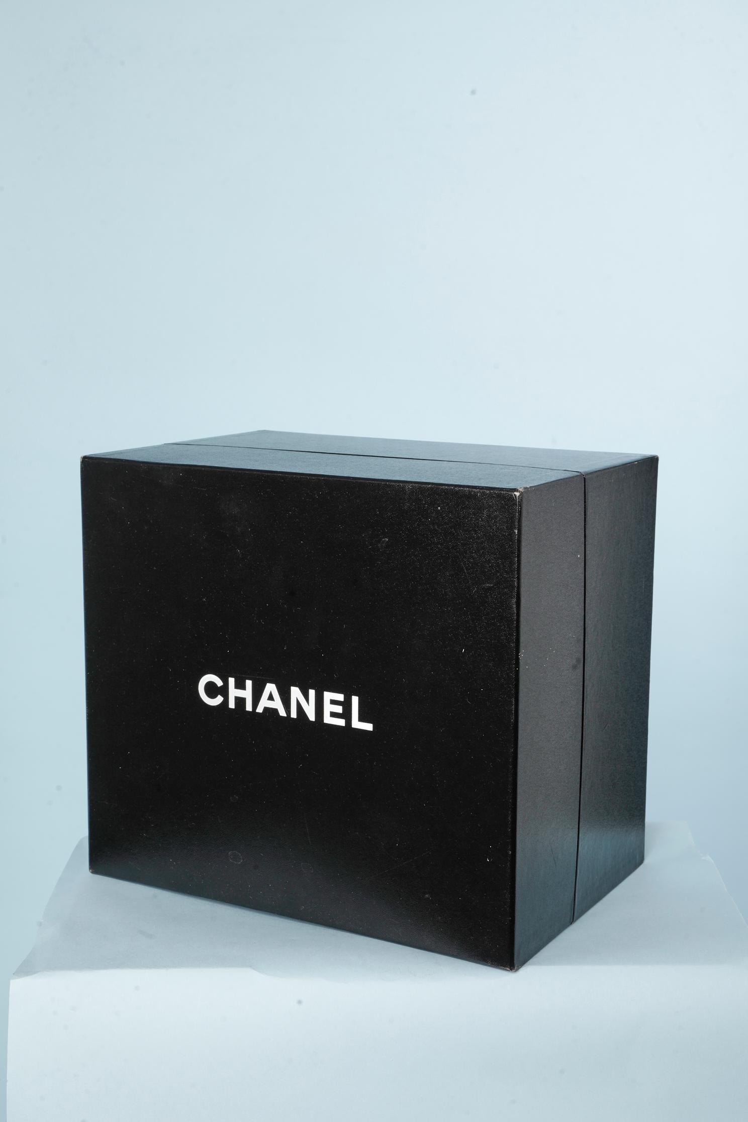 Plateausandalen aus transparentem Kunststoff und schwarzen Federn Chanel  (Schwarz) im Angebot