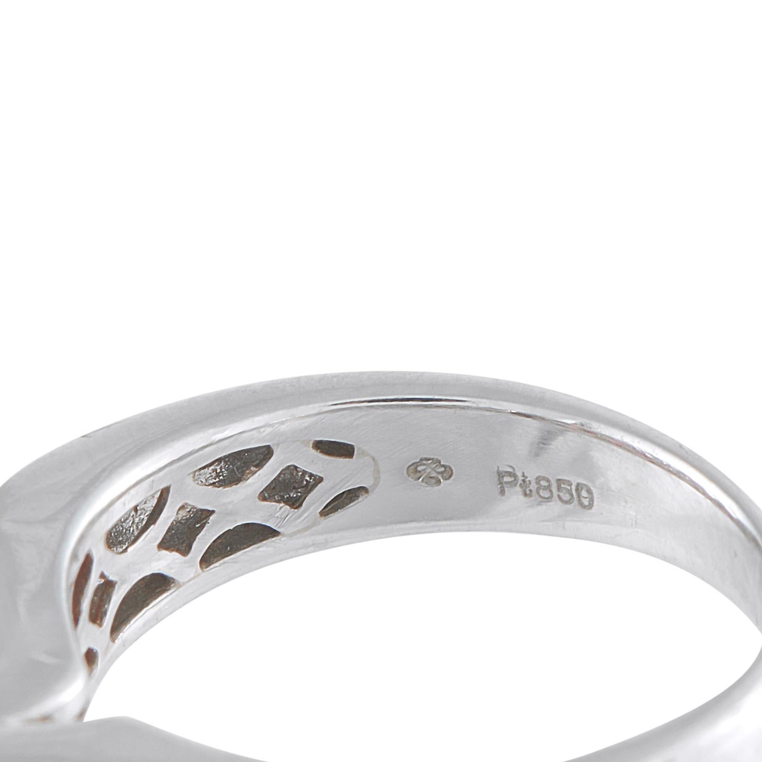 Platinum 0.03ct Diamond and Ruby Ring MF18-101725 In condizioni ottime in vendita a Southampton, PA