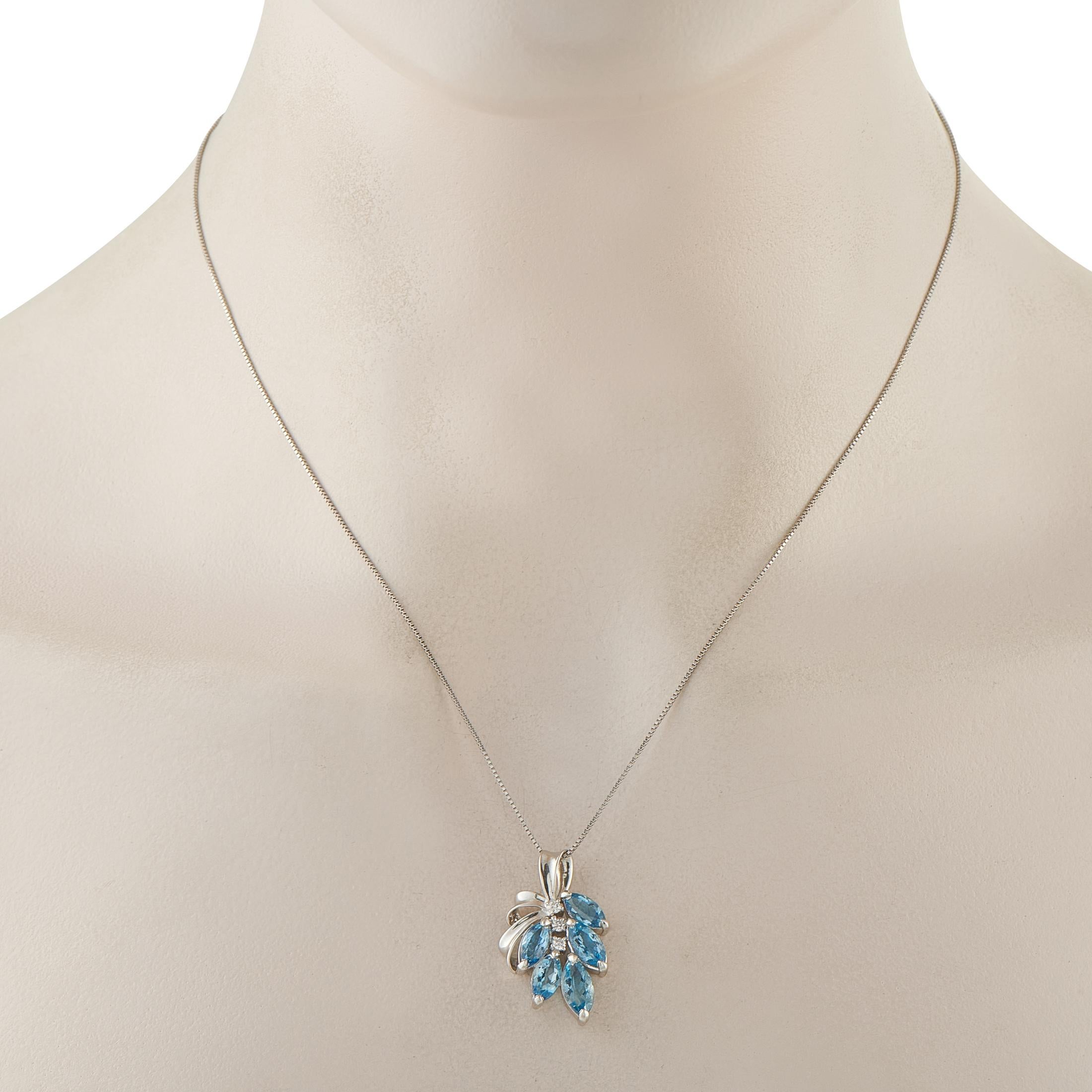 Where clear light meets calm color, the result feels instinctively right, much like this necklace. It features a fine box chain in 850 platinum, fastened by a classic spring ring clasp. Hanging from it is a bow knot in polished finish, holding a