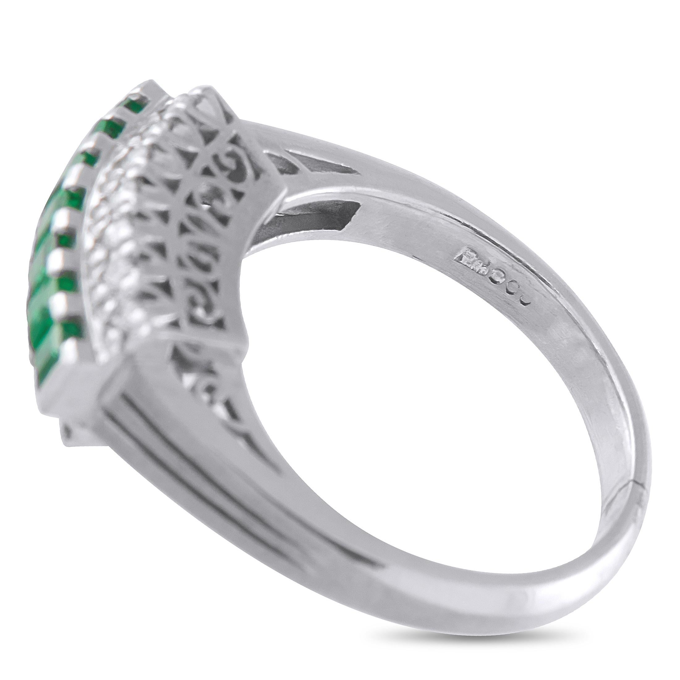 Platinum 0.13ct Diamond and Emerald Ring MF52-101625 Excellent état - En vente à Southampton, PA