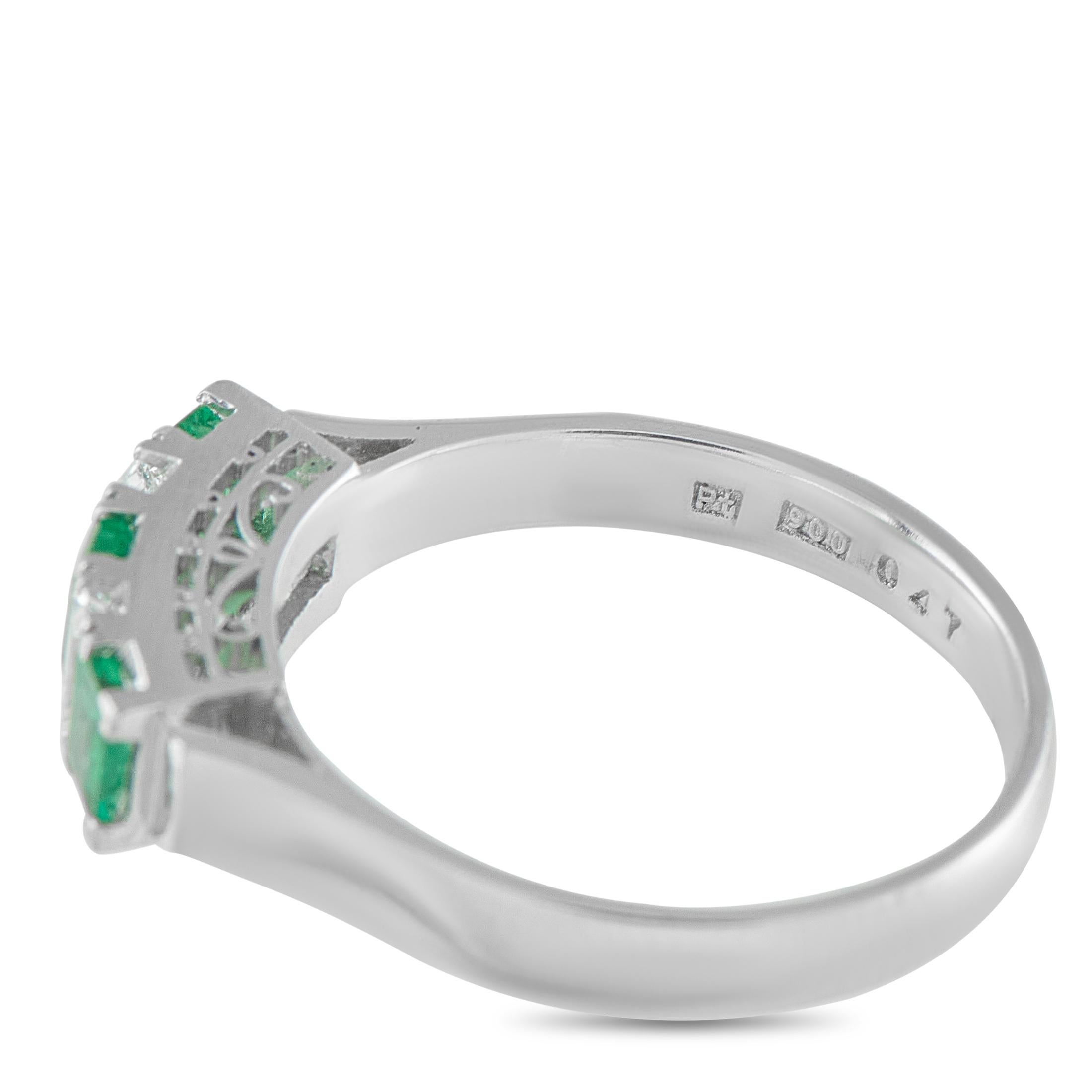 Platinum 0.23ct Diamond and Emerald Ring MF65-101625 en Excelente estado para la venta en Southampton, PA