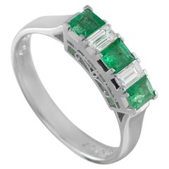 Platinum 0.23ct Diamond and Emerald Ring MF65-101625