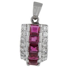 Ciondolo in platino con diamante e rubino da 0,25 carati MF15-010626