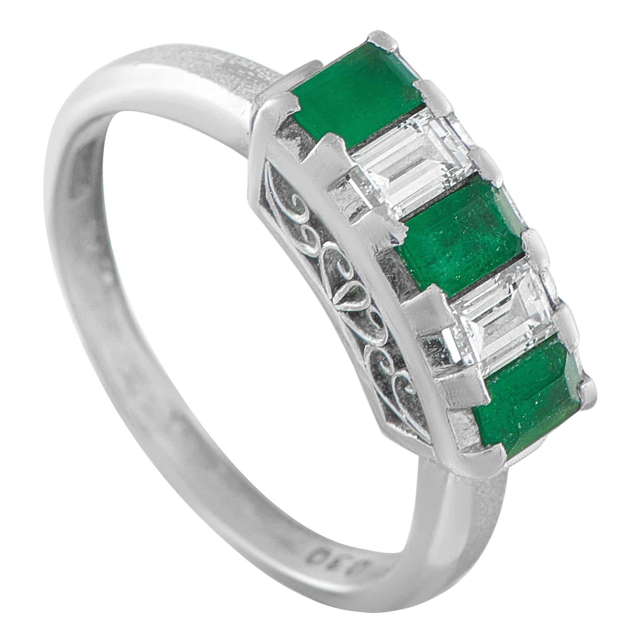 Platinum 0.30ct Diamond and Emerald Five-Stone Ring MF18-110525