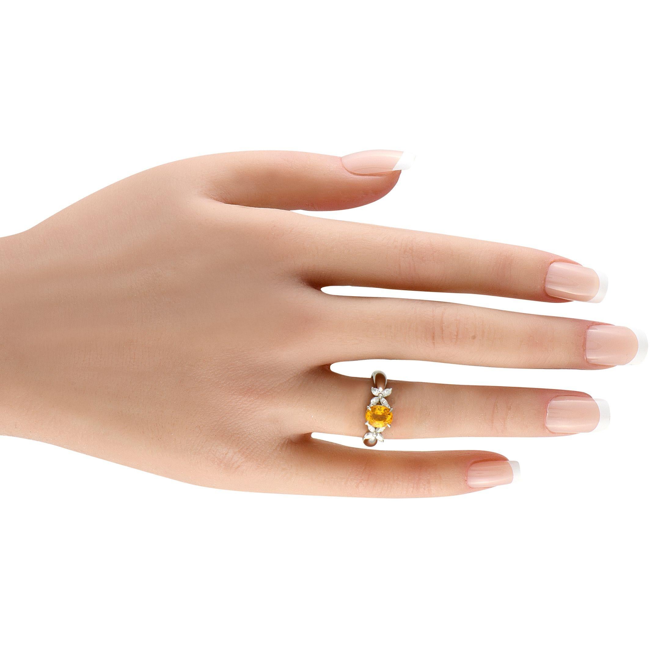 Taille Marquise Bague en platine 0,30ct diamant et saphir jaune en vente