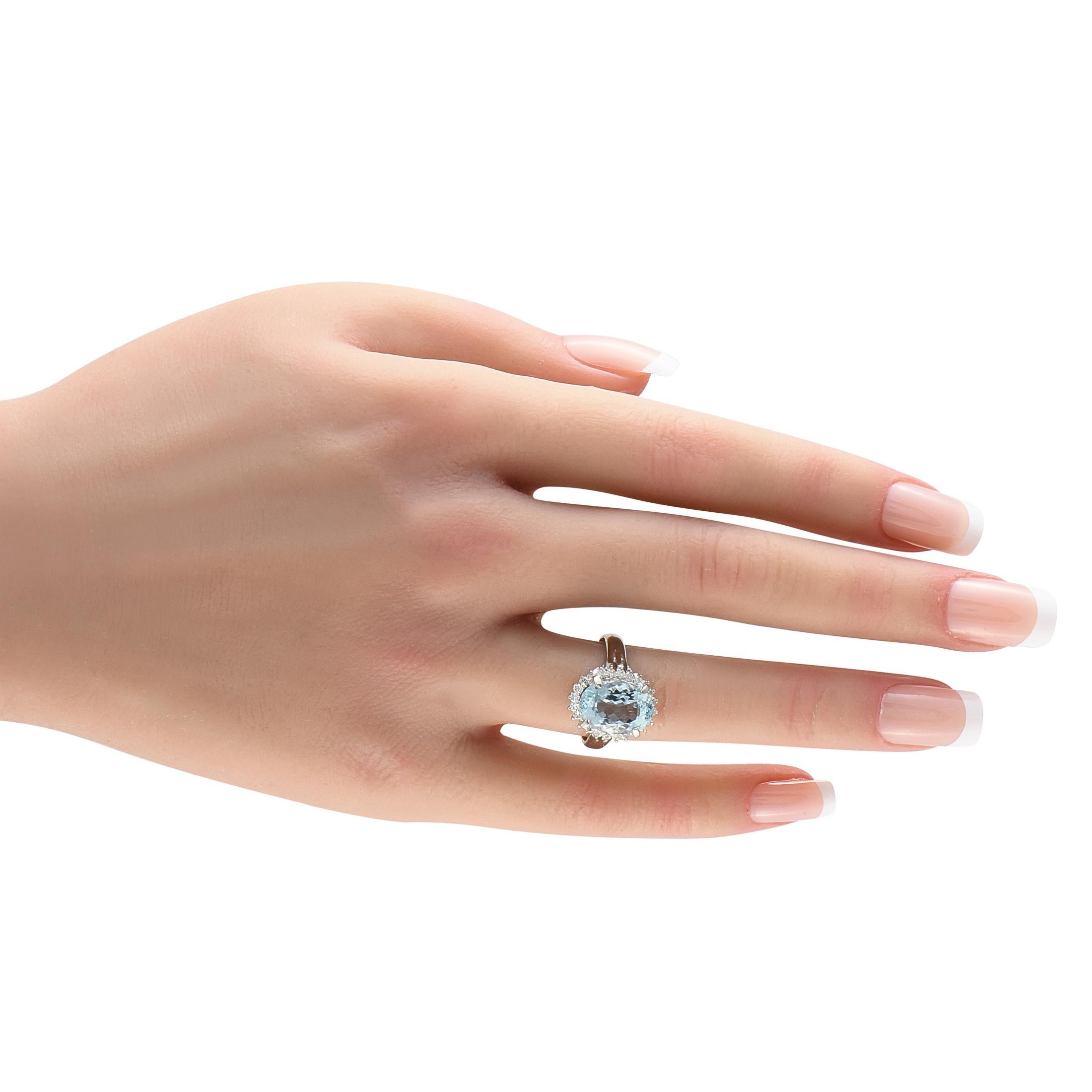 Taglio rotondo Anello in platino con diamante e acquamarina da 0,34 carati in vendita