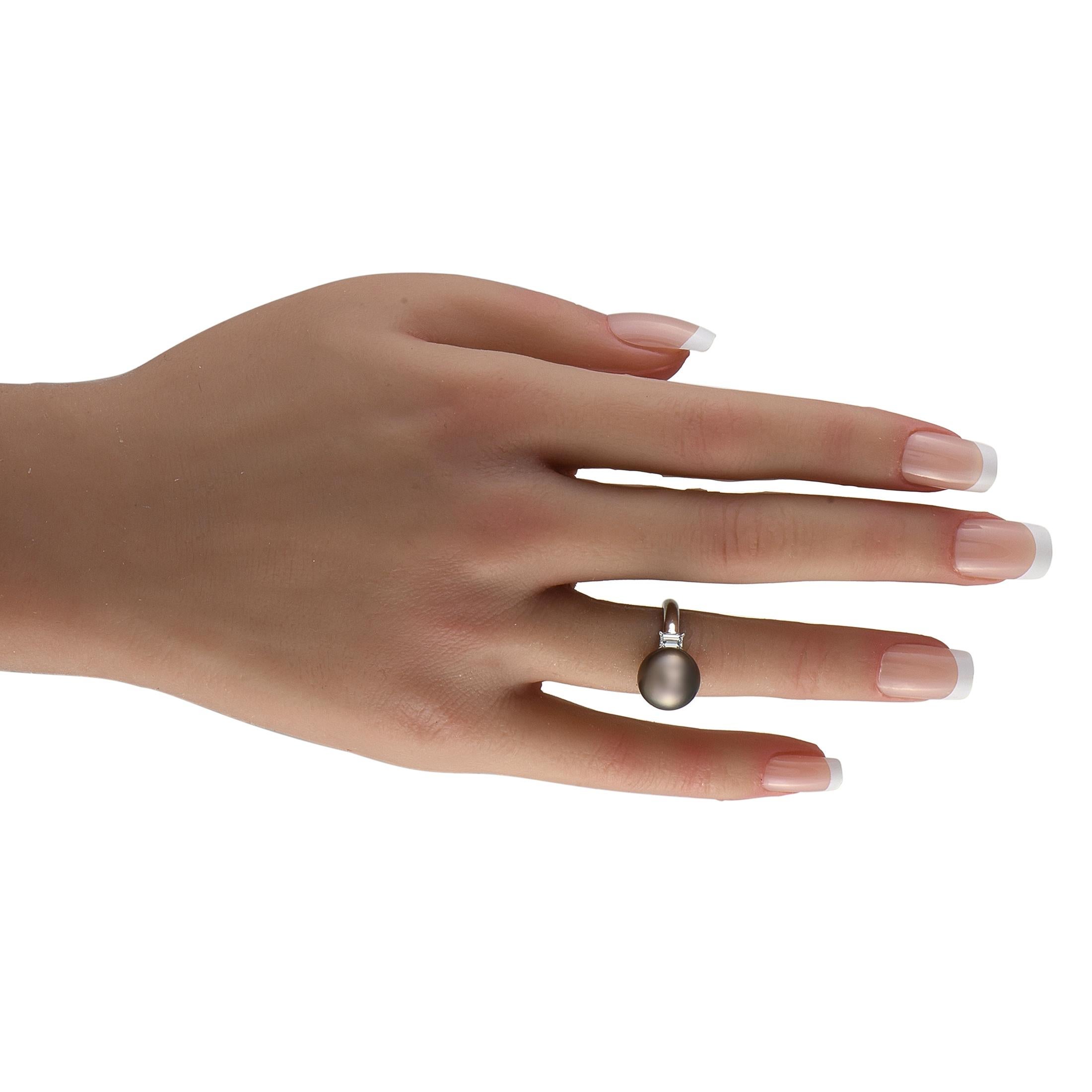 Platinring mit 0,40 Karat Diamant und Perlen (Baguetteschliff) im Angebot