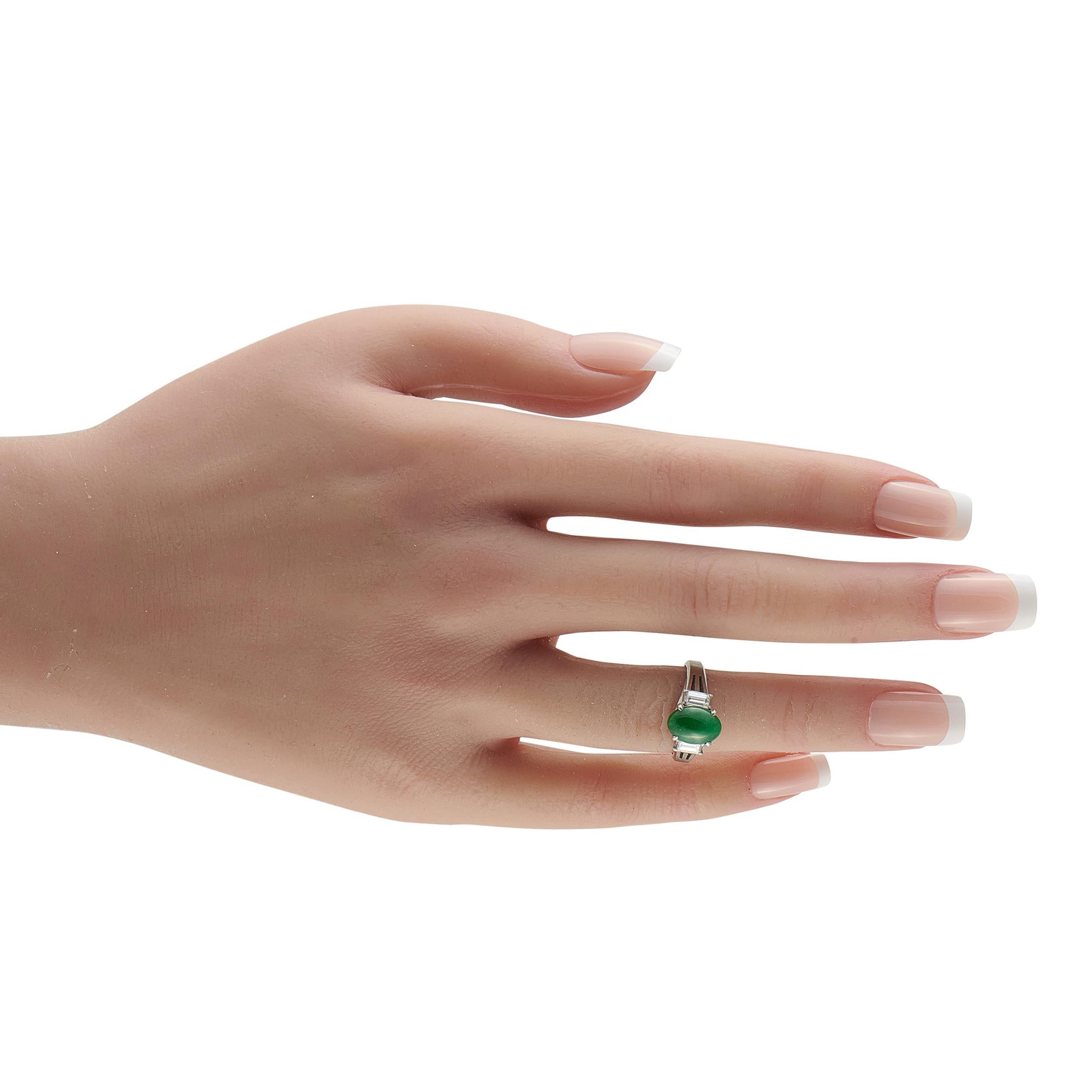 Platinum 0.44ct Diamond and Jade Ring MF20-101725 Corte baguette en venta