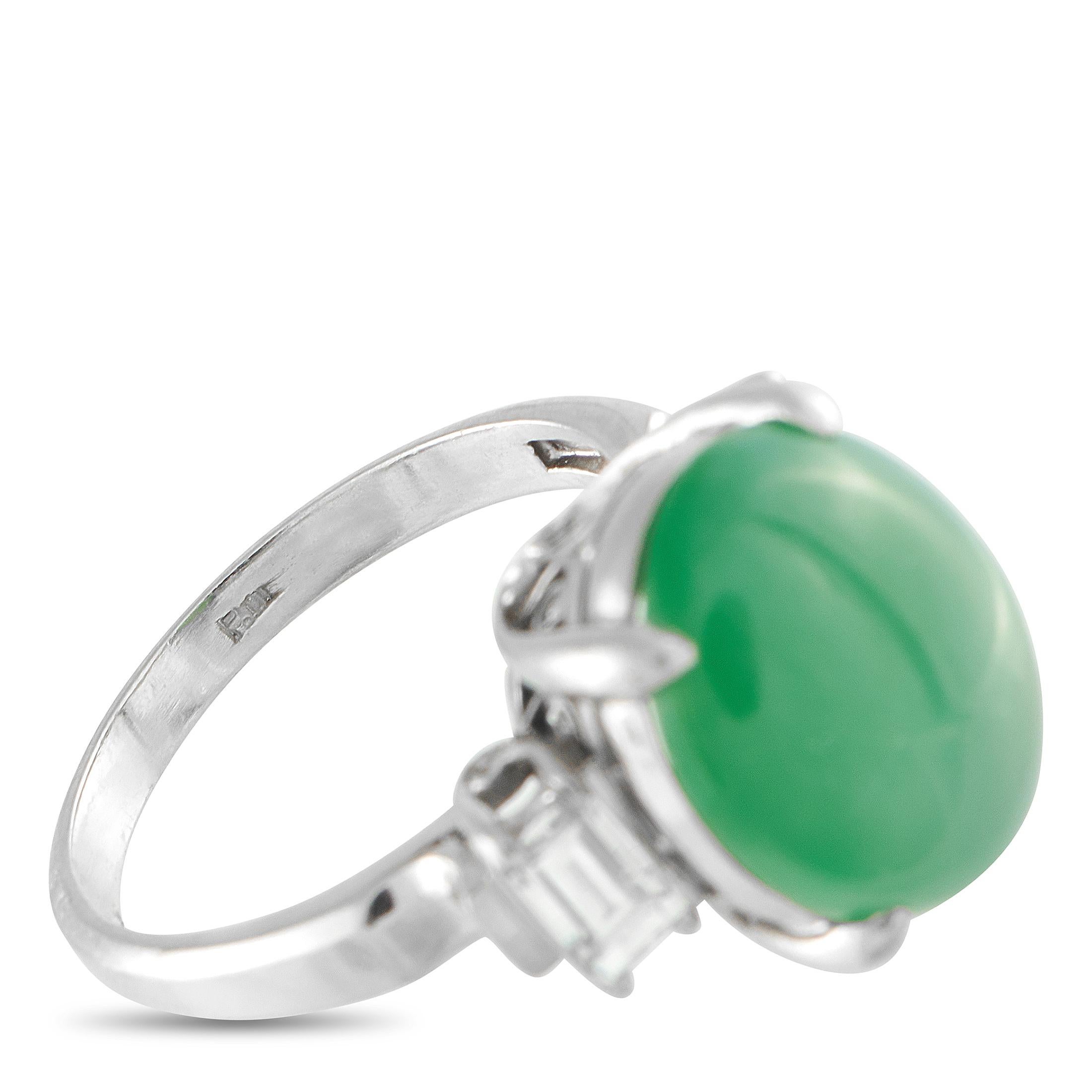 Platinum 0.48ct Diamond and Jade Ring #5236 Excellent état - En vente à Southampton, PA
