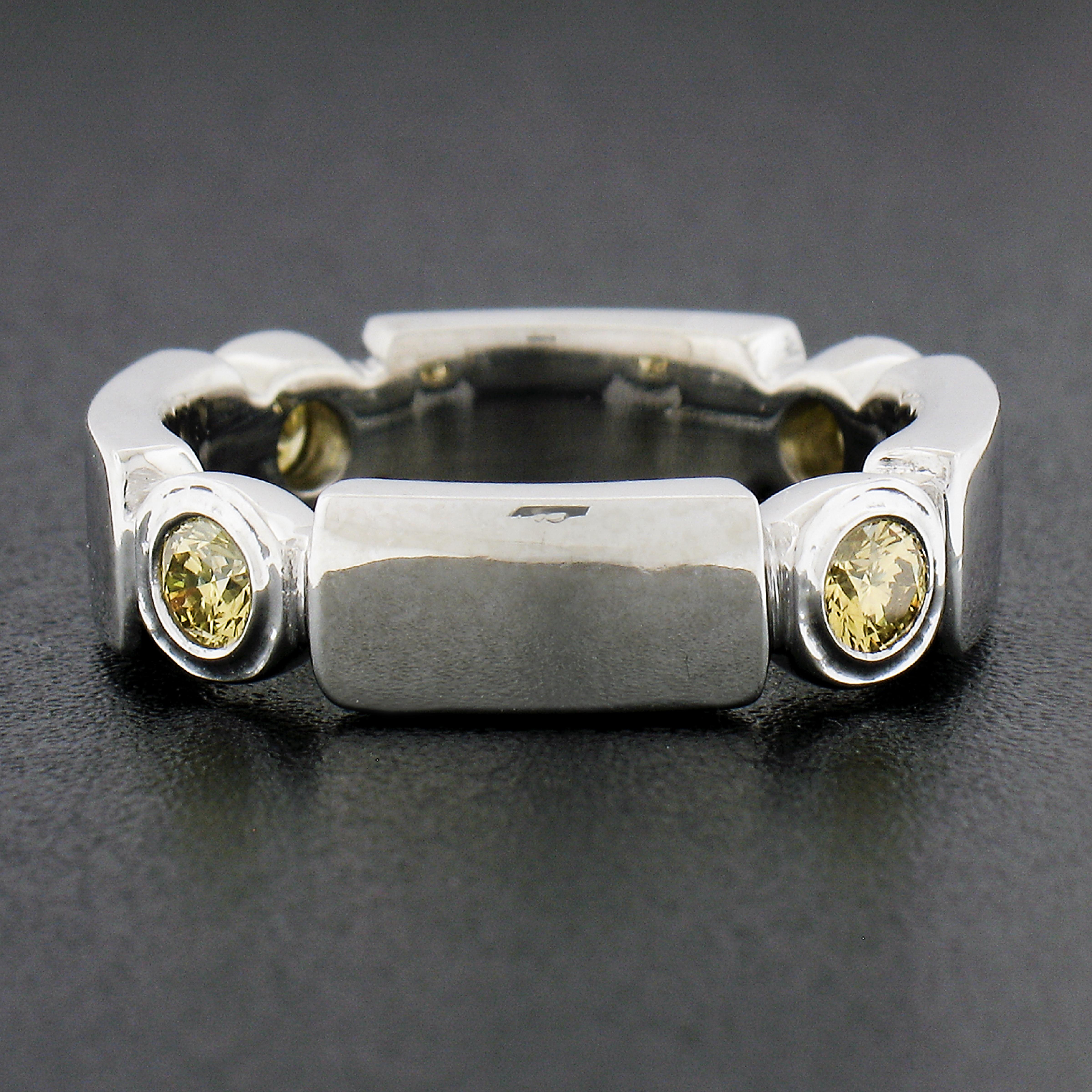 Round Cut Platinum 0.50ct GIA Graded Fancy Yellow Diamond Stackable Squared Band Ring For Sale