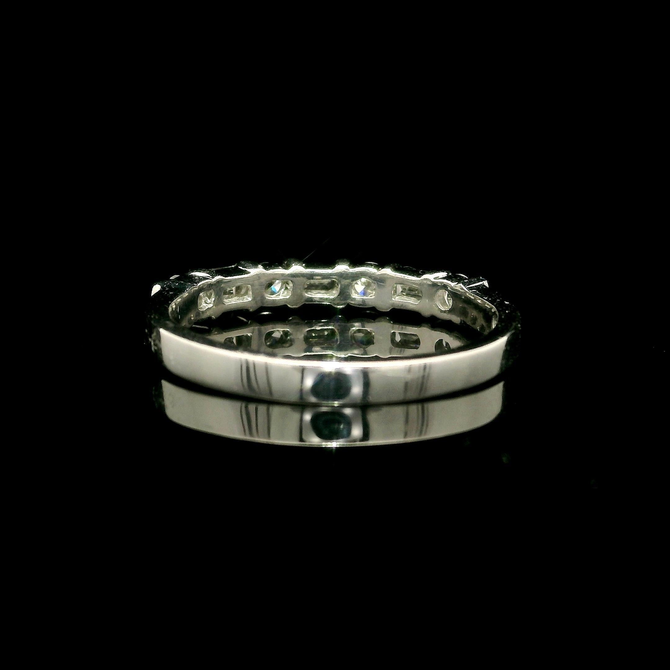 Women's Platinum 0.50ctw Bar Set Alternating Round & Baguette Diamond Band Ring For Sale