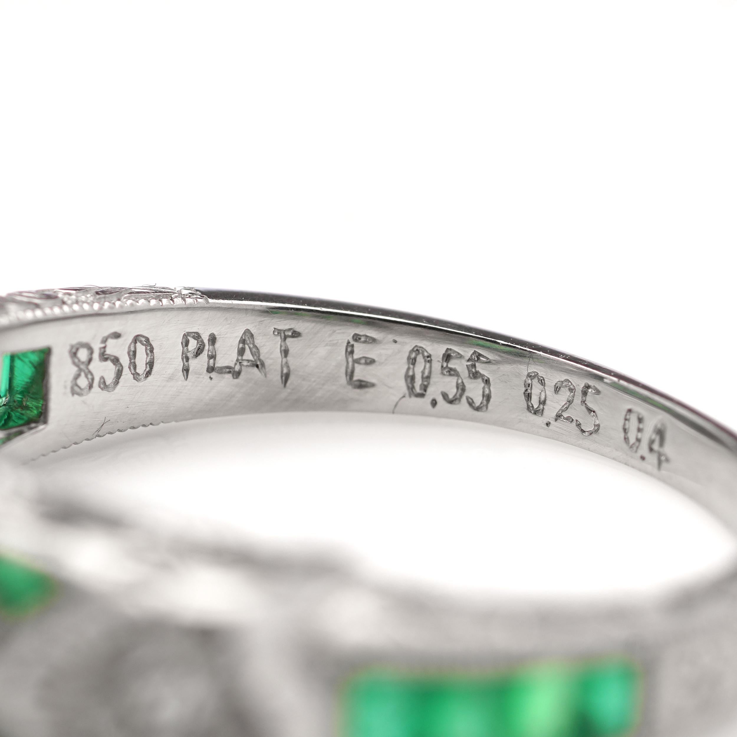 Platinum 0.55 carats of Emerald - cut Emerald ring For Sale 2