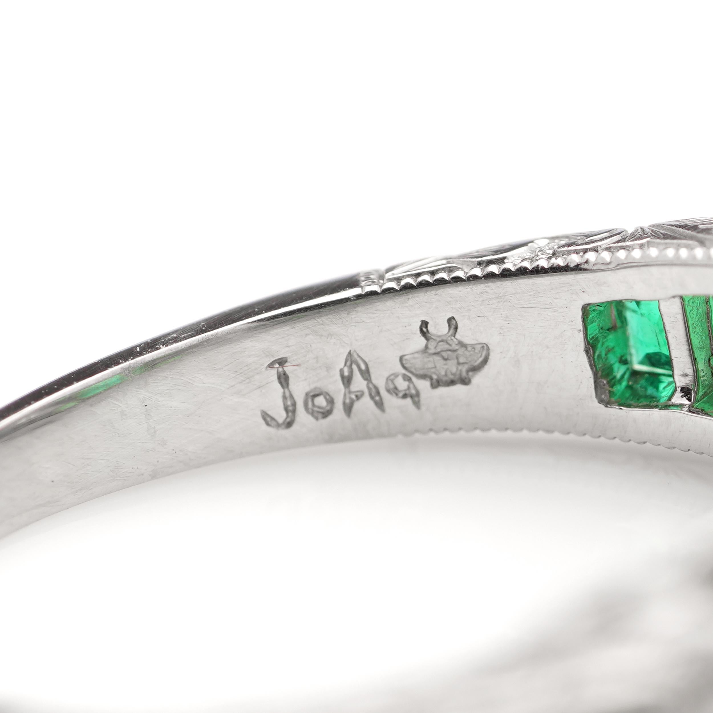 Platinum 0.55 carats of Emerald - cut Emerald ring For Sale 3