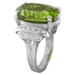 Platinum 0.56ct Diamond and Peridot Ring MF21-052126
