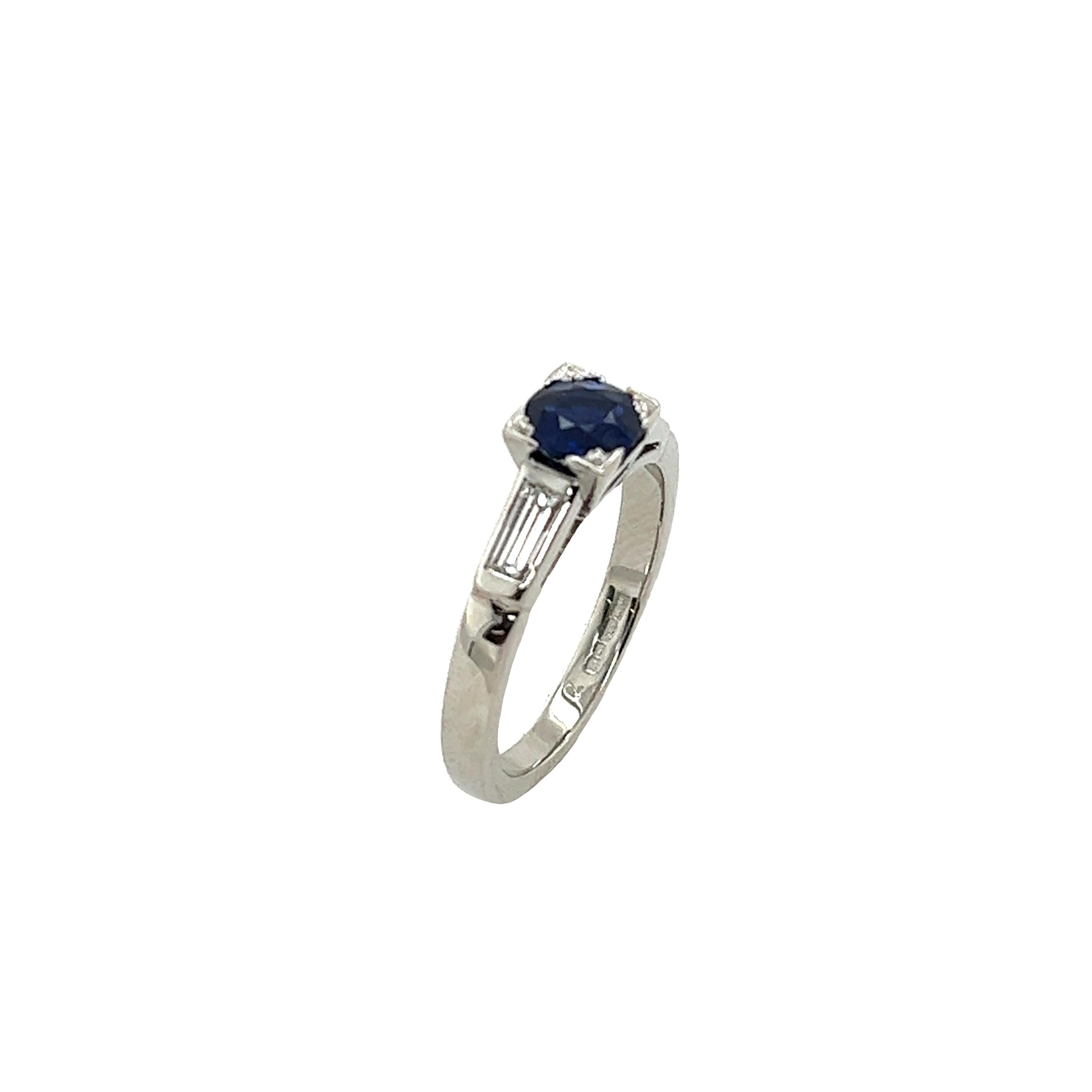 Women's Platinum 0.60ct Sapphire & Diamond Ring Set With 2 Baguettes Diamonds on Sides For Sale