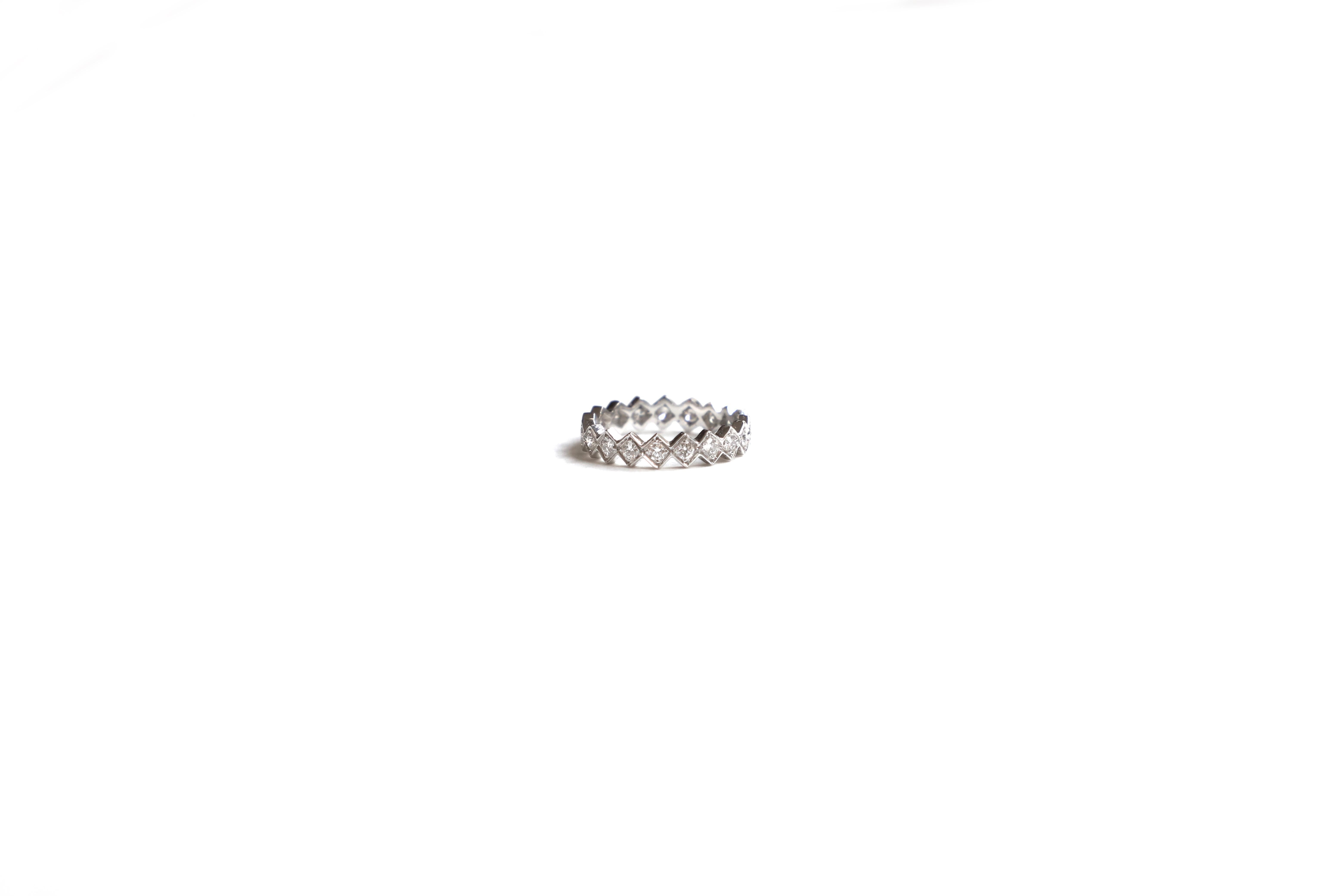 Art Deco Platinum 0.63 Karat GVS1 White Diamonds Cubes Modern Style Design Ring For Sale