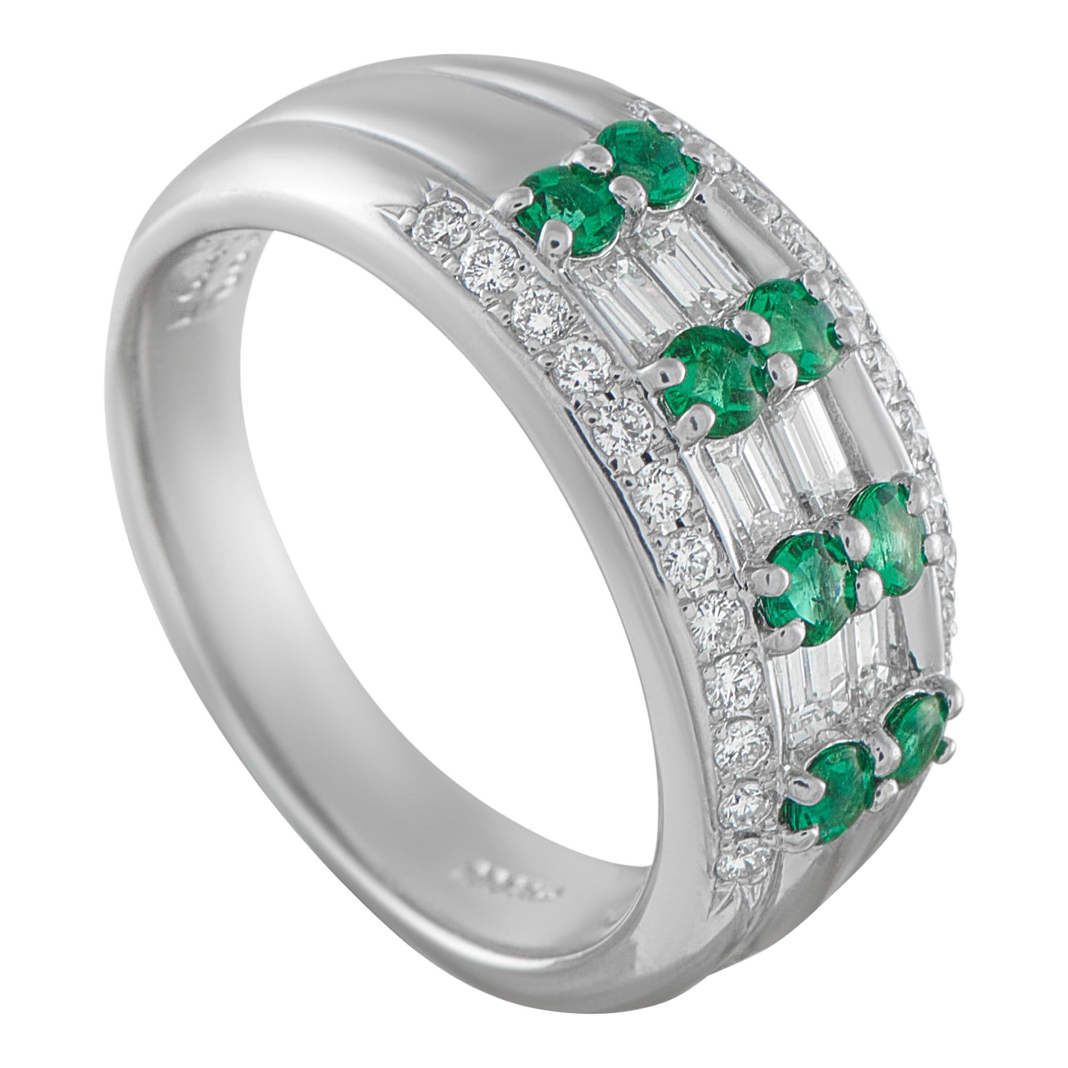 Platinum 0.66ct Diamond and Emerald Ring MF19-110525 en venta