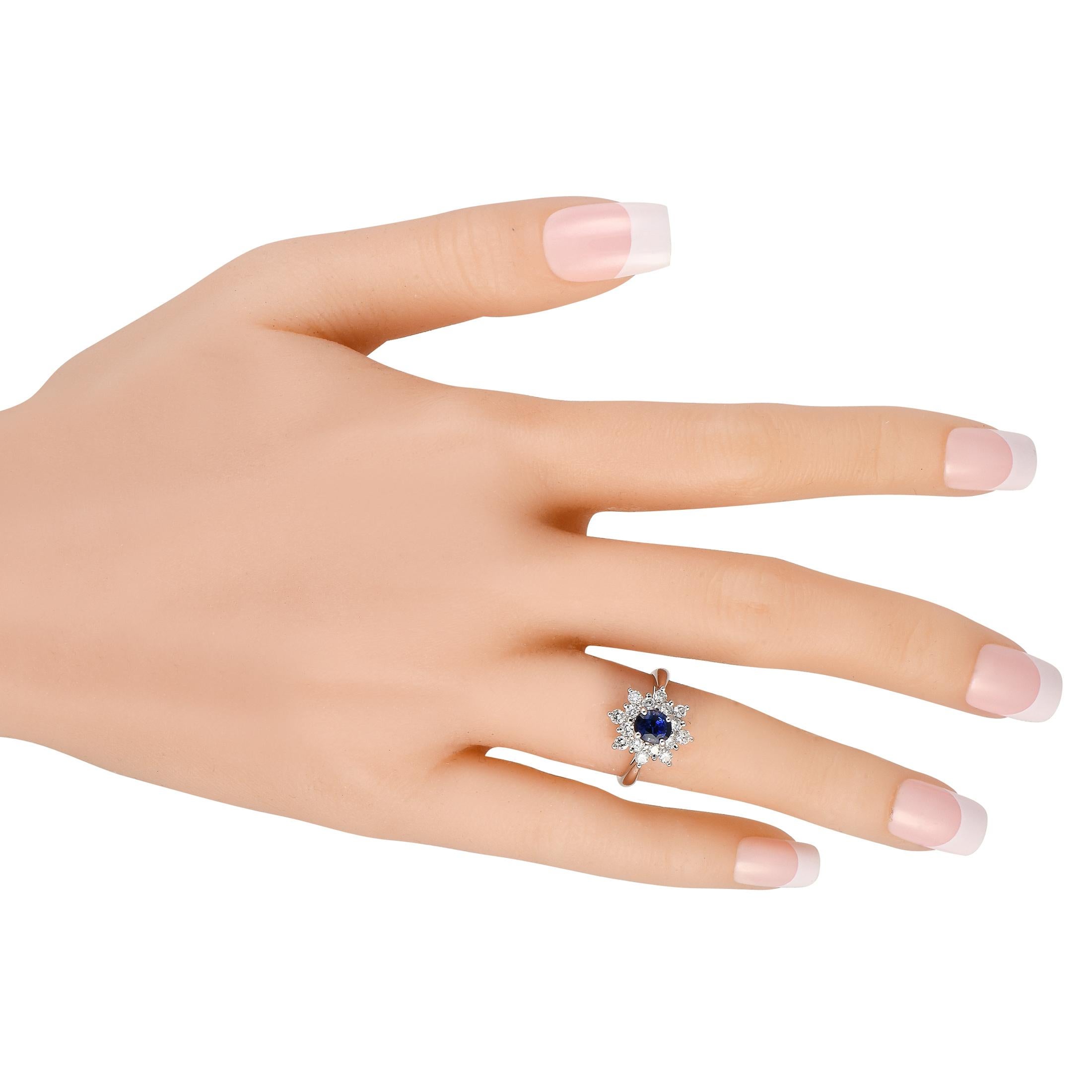 Round Cut Platinum 0.67ct Diamond and Blue Sapphire Starburst Ring For Sale