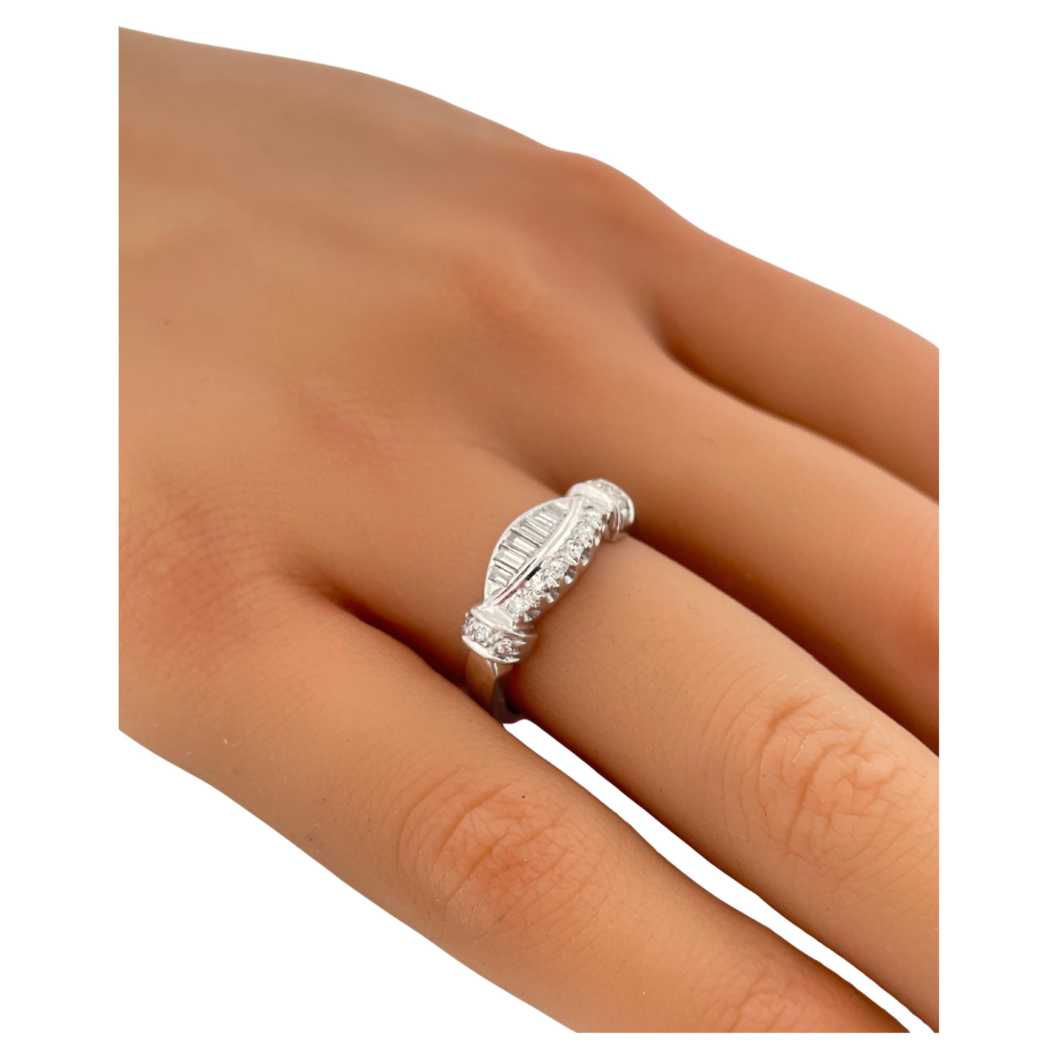 Platin 0,70ctw G-H SI1 Diamant Ring für Damen oder Herren im Angebot