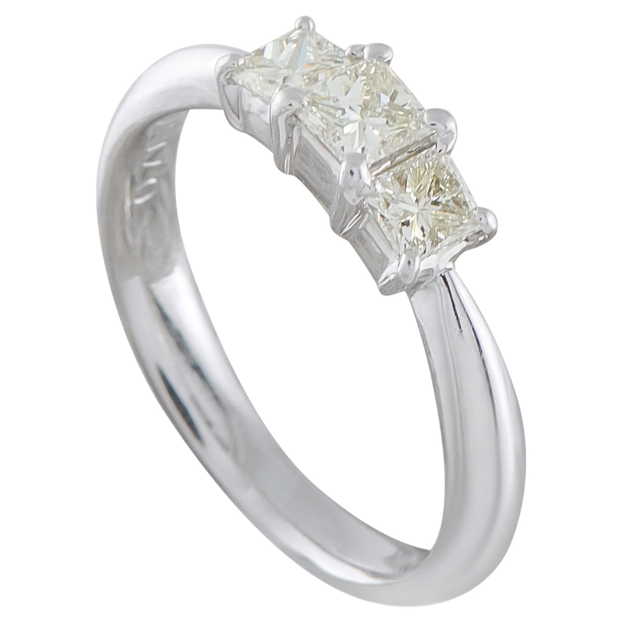 Platinum 0.71ct Diamond Ring MF41-052126