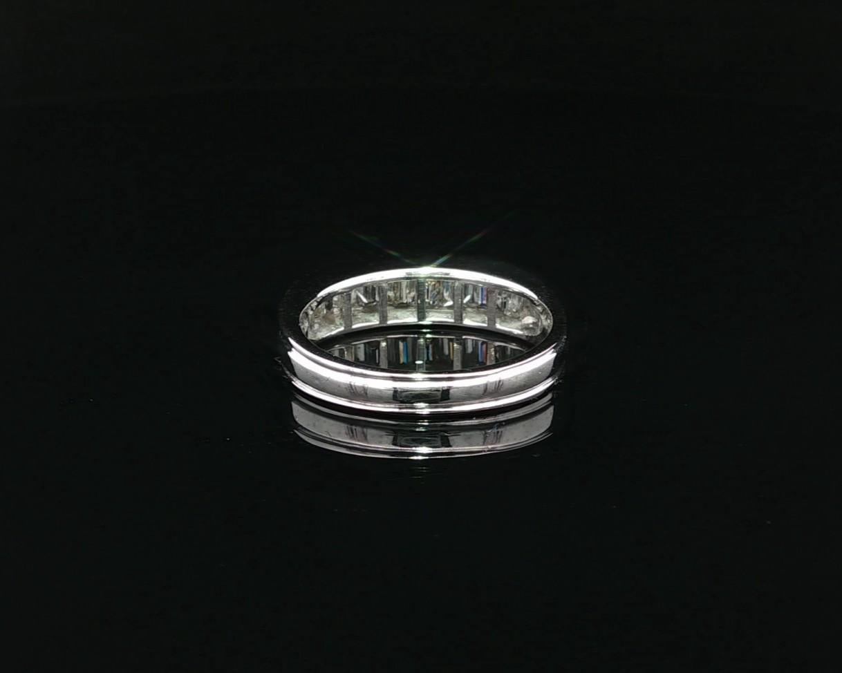 Bague en platine 0.72ct Baguette Cut Channel Set Diamond Squared Top Stack Band Ring en vente 10