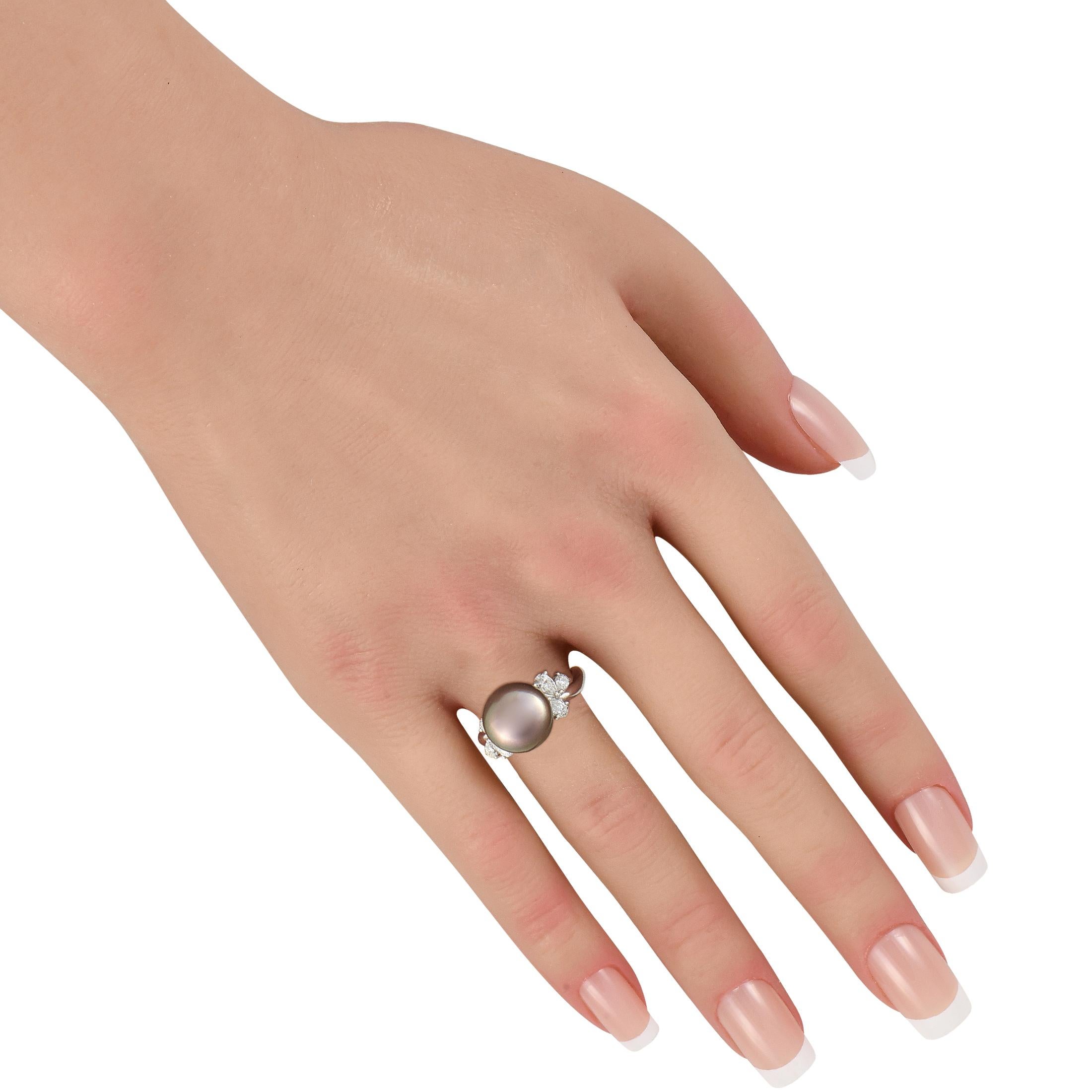 Platinum 0.72ct Diamond and Black Pearl Ring #5220 Corte mixto en venta